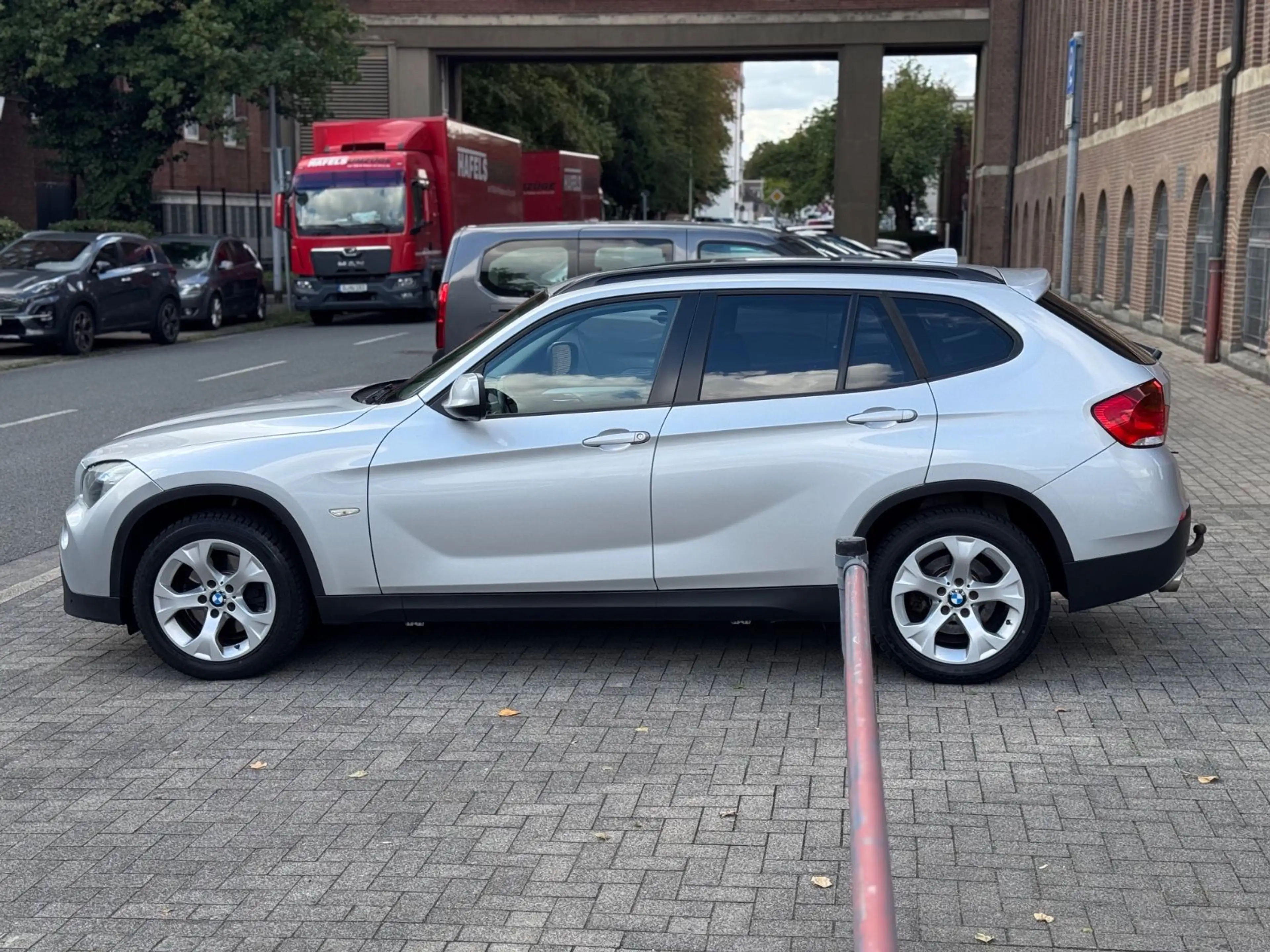 BMW X1 sDrive 20 d/Panorama/Leder/Navi/AHK/PDC/HK/ — photo 7