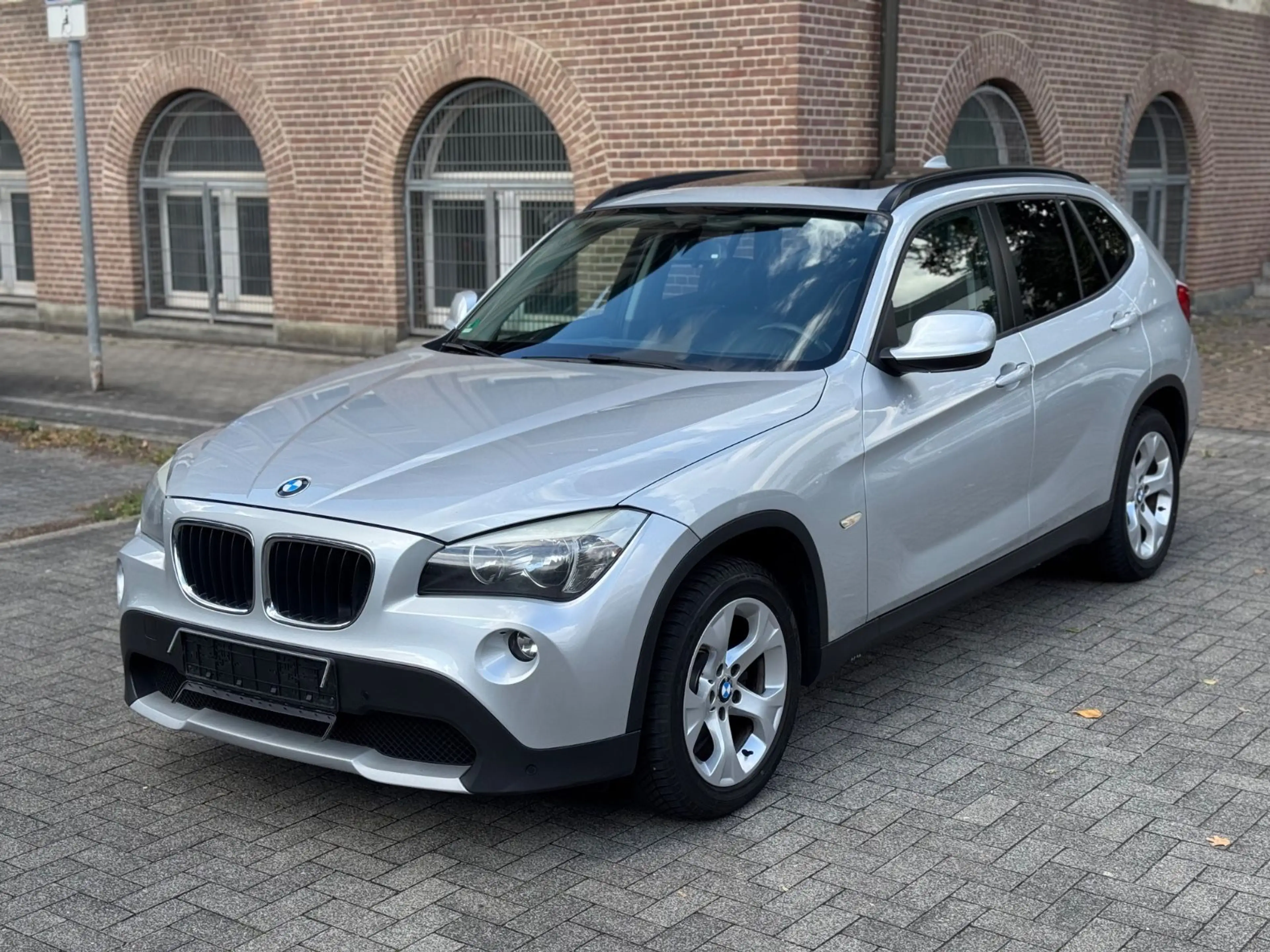 BMW X1 sDrive 20 d/Panorama/Leder/Navi/AHK/PDC/HK/ — photo 3