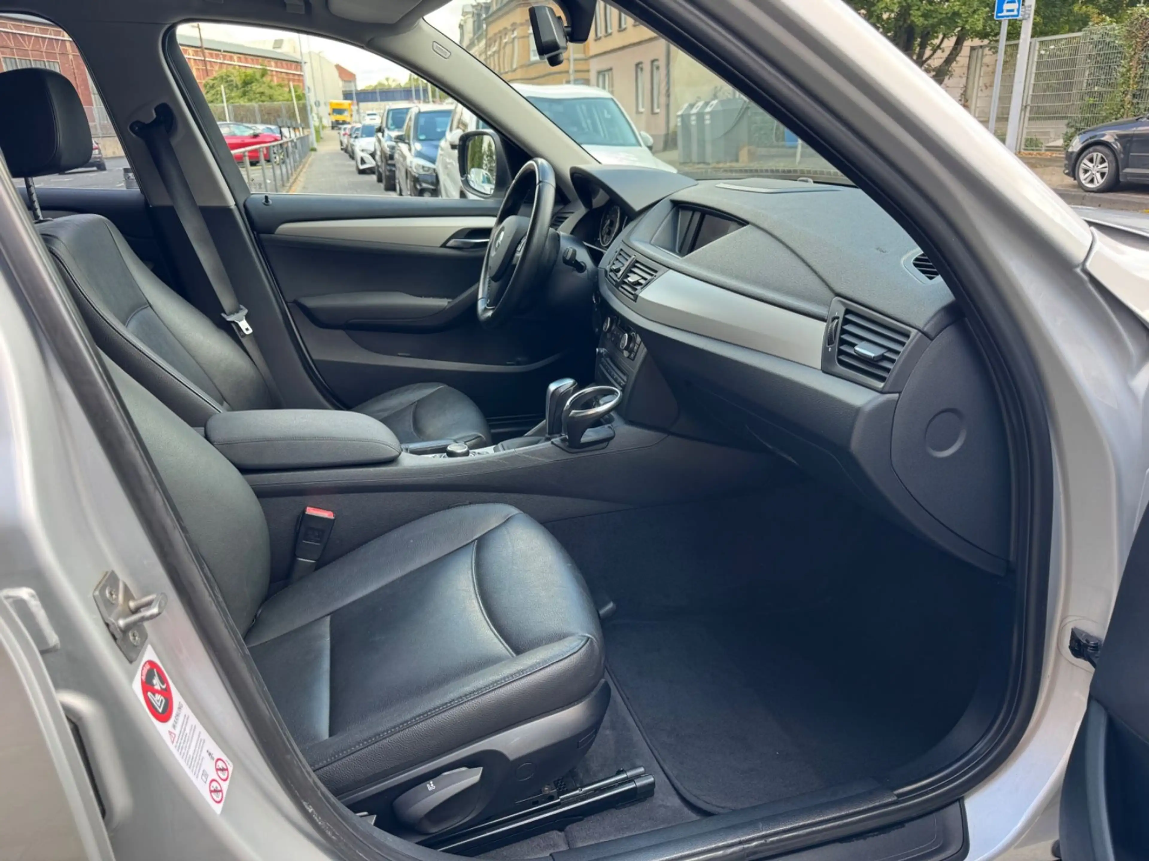 BMW X1 sDrive 20 d/Panorama/Leder/Navi/AHK/PDC/HK/ — photo 14