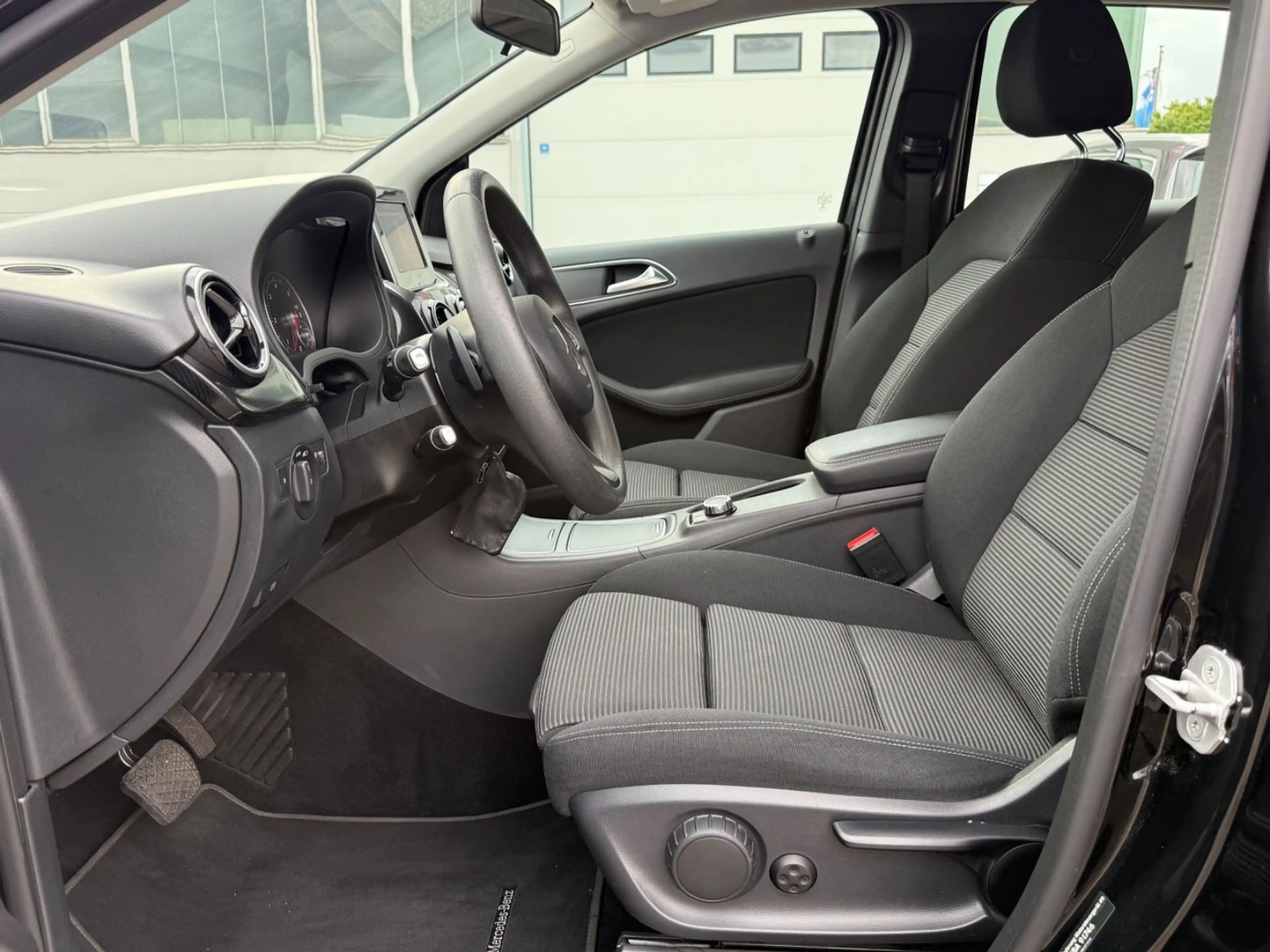 Mercedes-Benz B 200 B B 200 CDI / d — photo 14