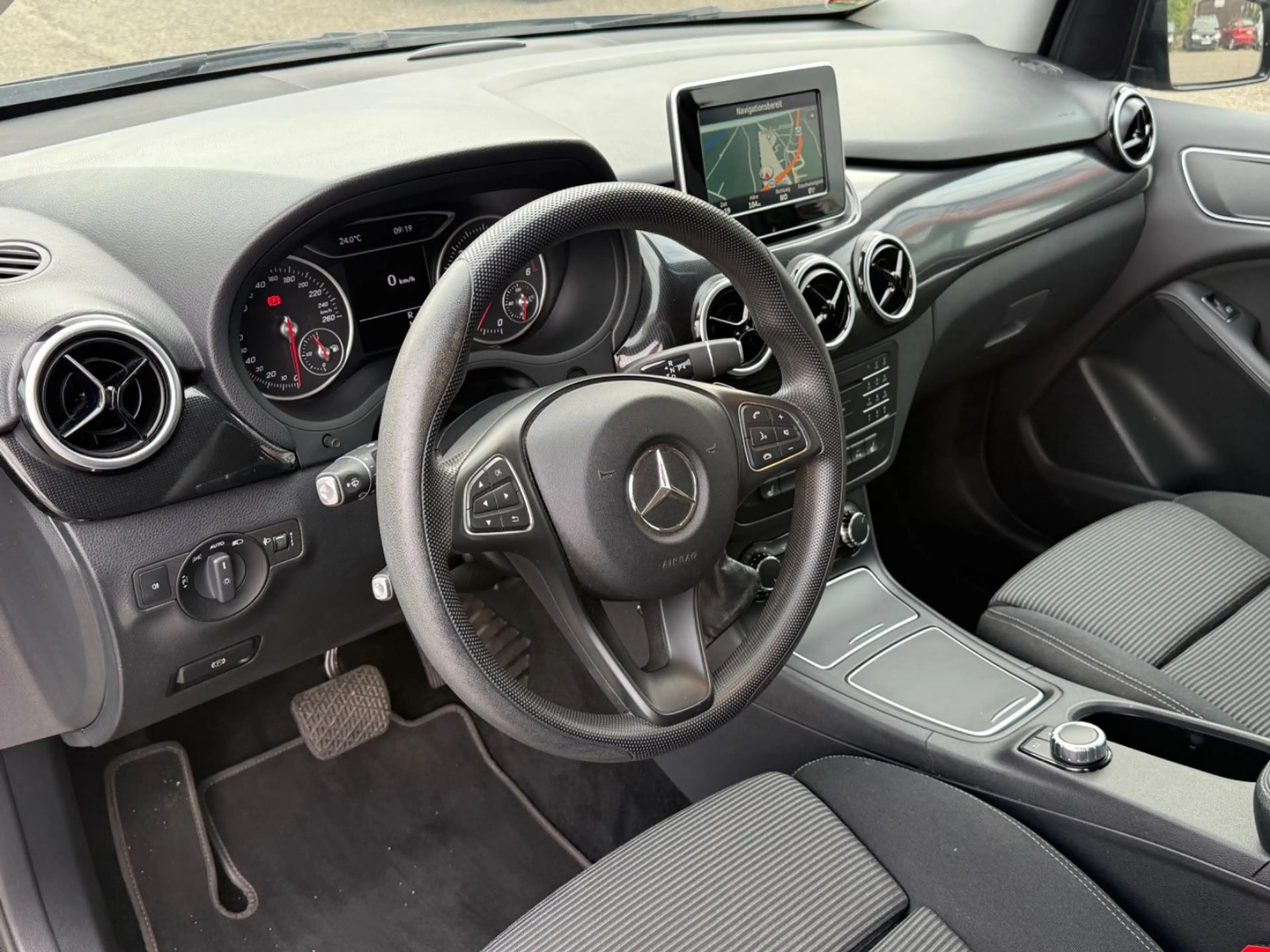 Mercedes-Benz B 200 B B 200 CDI / d — photo 11