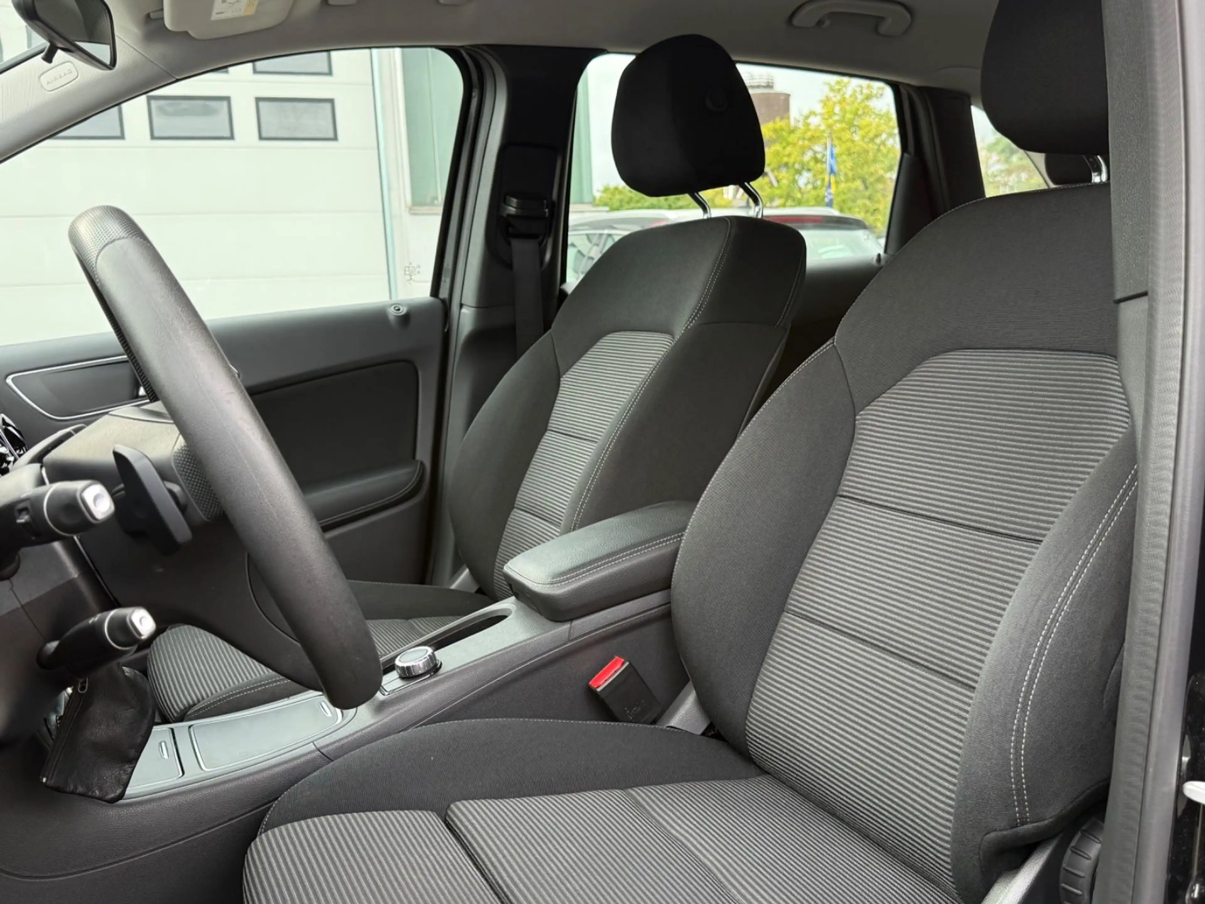 Mercedes-Benz B 200 B B 200 CDI / d — photo 13
