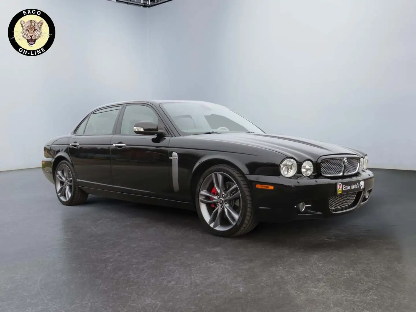 Jaguar XJ 4.2 V8 Executive LWB Noir - 2