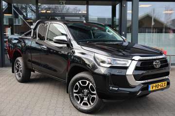 2.8 D-4D X-TRA CAB PROFESSIONAL A/T 4WD VAN