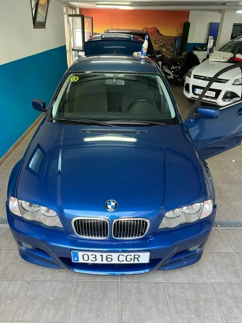 BMW 330 330i Modrá - 1