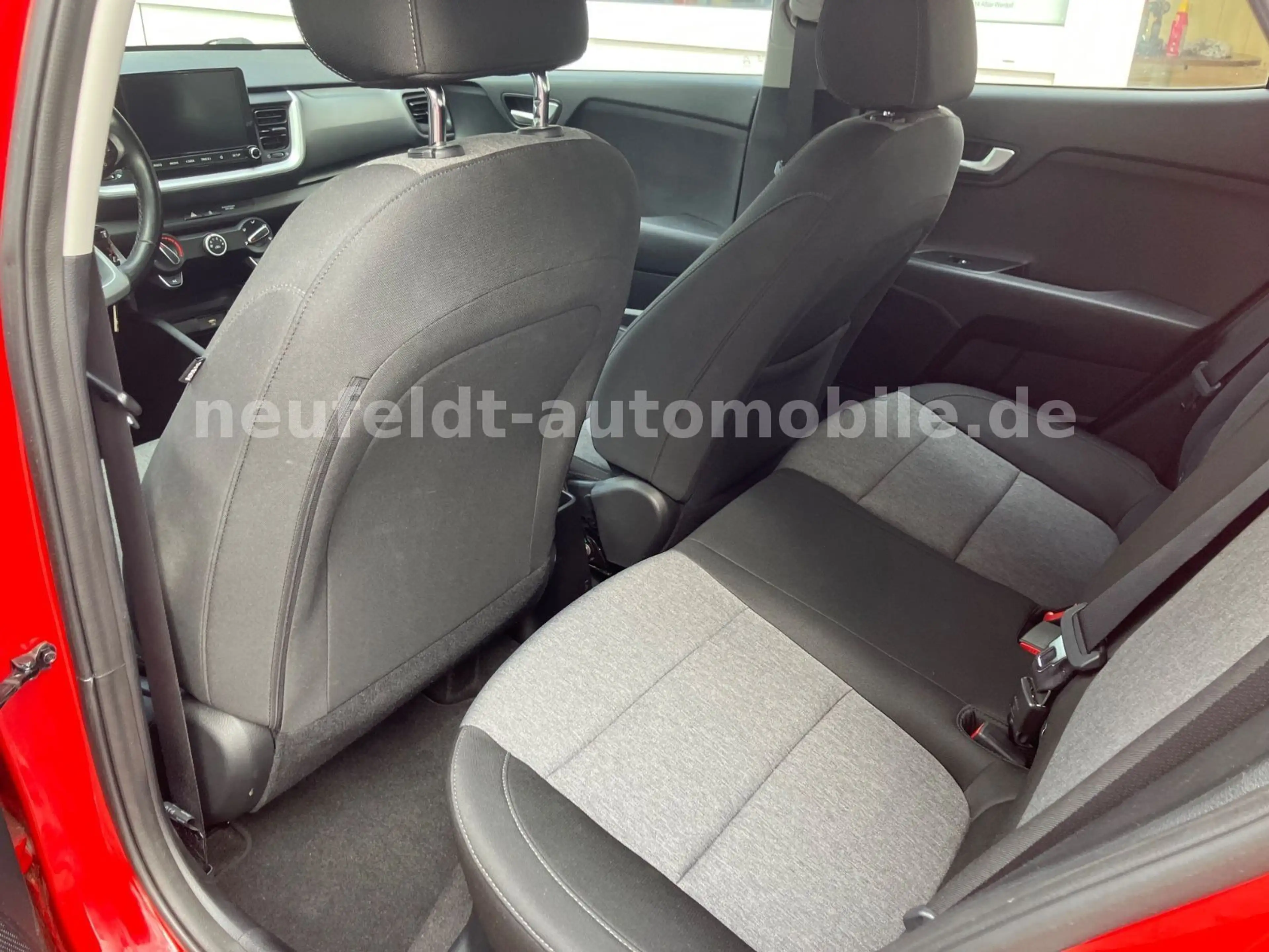 Kia Stonic Edition 7, 1.Hand — photo 13