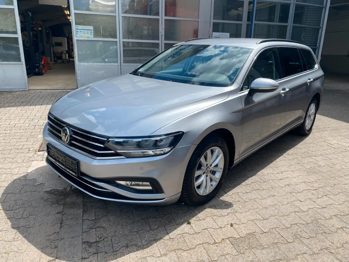 Volkswagen Passat Variant Business/AHK/Navi/ACC/Automatik Сірий - 1