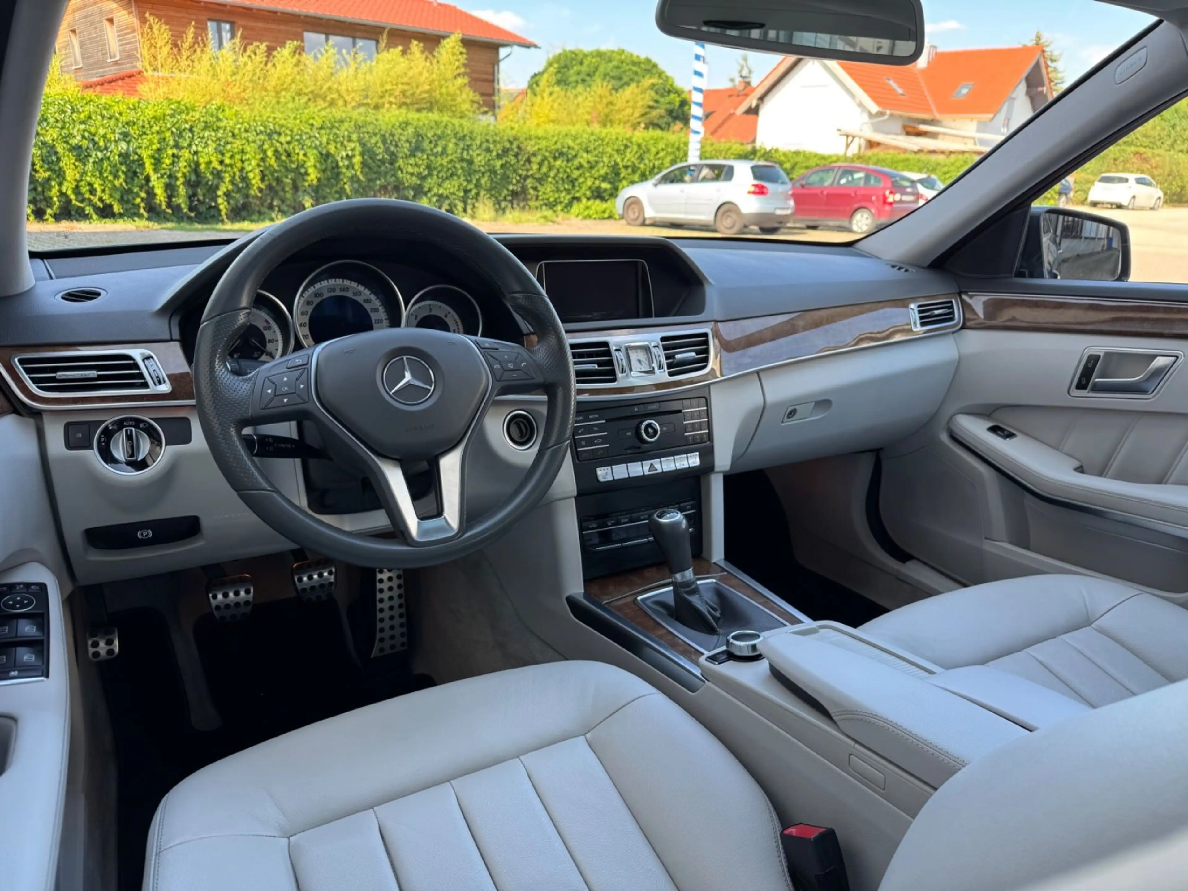 Mercedes-Benz E 200 Lim. AVANTGARDE BlueTec LED LEDER SCHALTER — photo 14