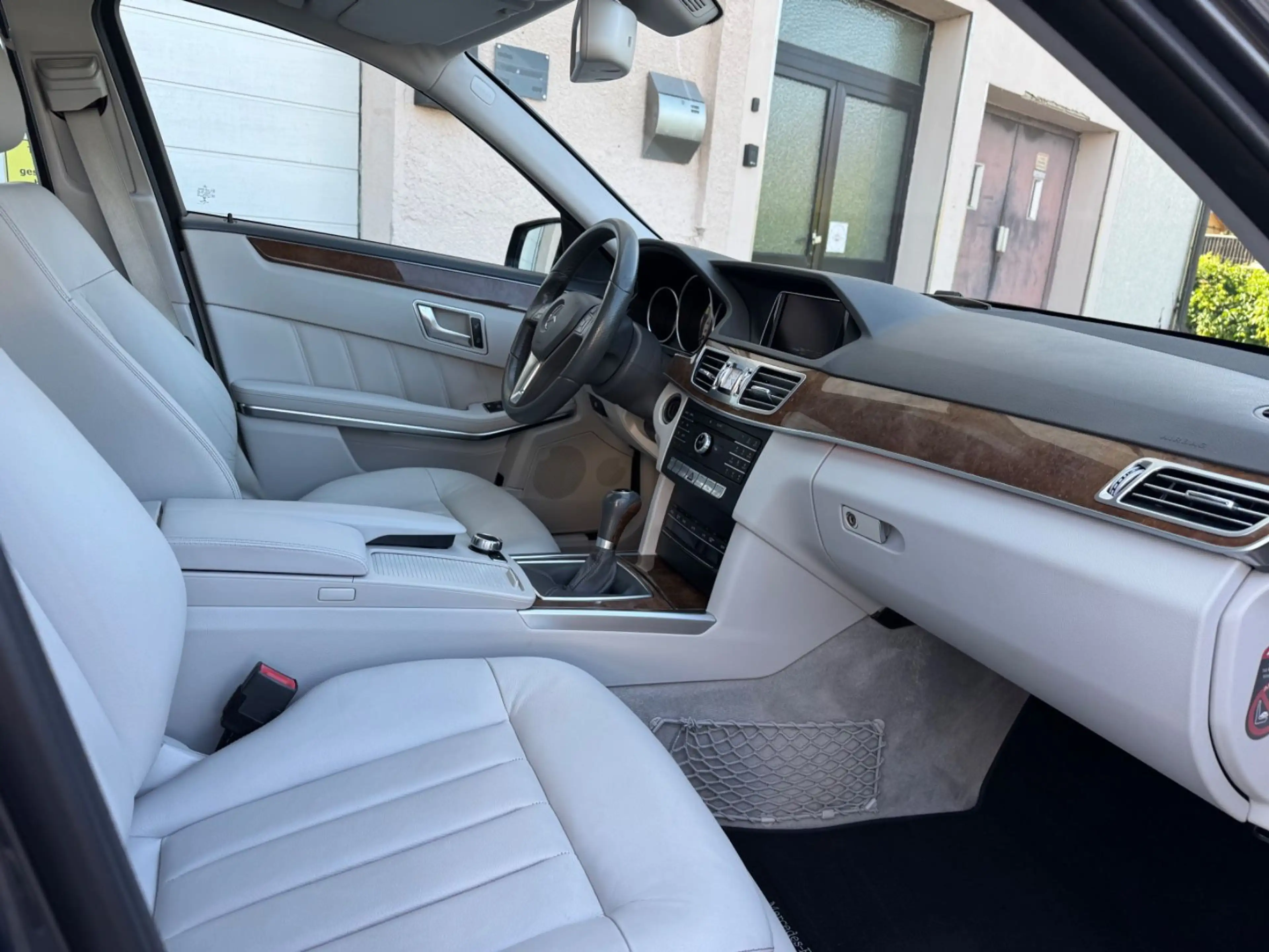 Mercedes-Benz E 200 Lim. AVANTGARDE BlueTec LED LEDER SCHALTER — photo 15