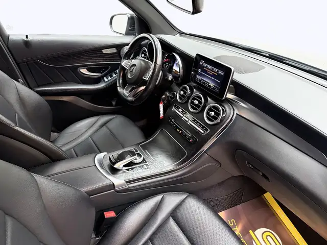 Mercedes-Benz GLC view 10