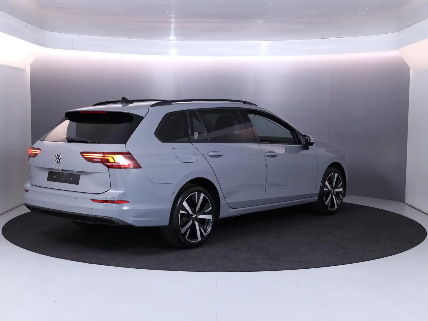 Volkswagen Golf Variant Life Edition 1.5 TSI 85 kW / 116 pk Variant 6 vers Grijs - 2