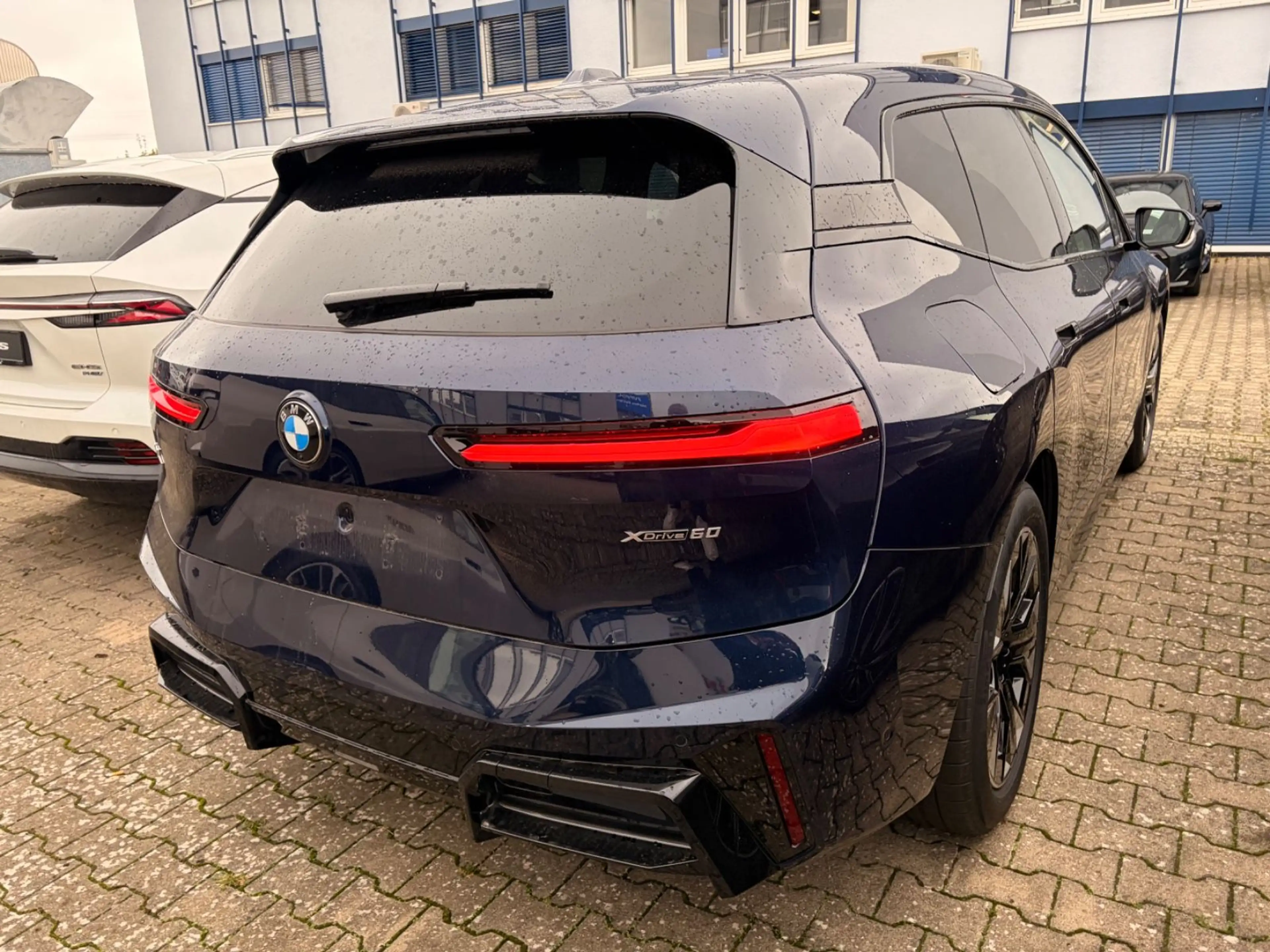 BMW iX xDrive45 M-Sport 21Z Suite AHK neu 99.570,- — photo 7