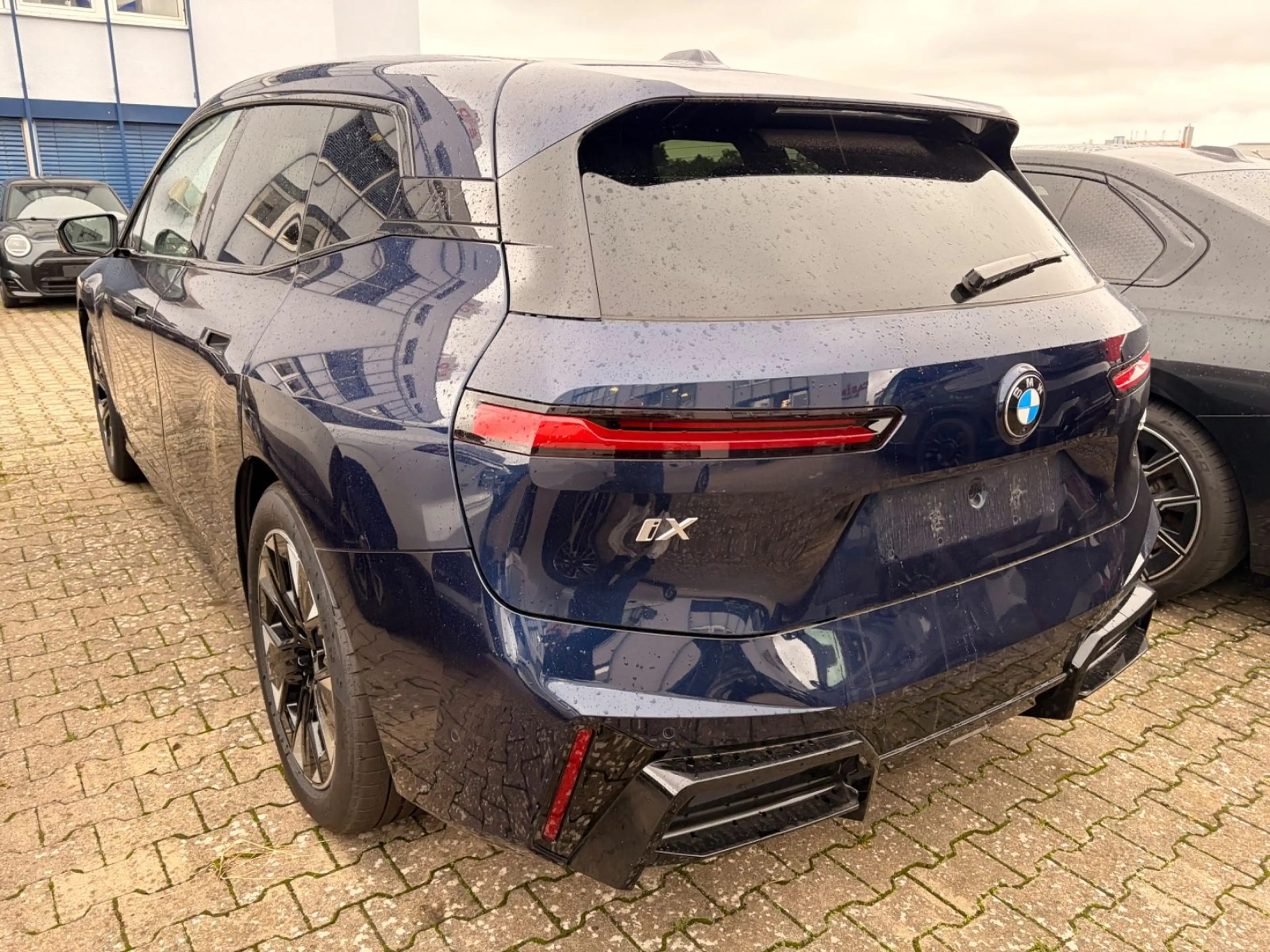 BMW iX xDrive45 M-Sport 21Z Suite AHK neu 99.570,- — photo 8