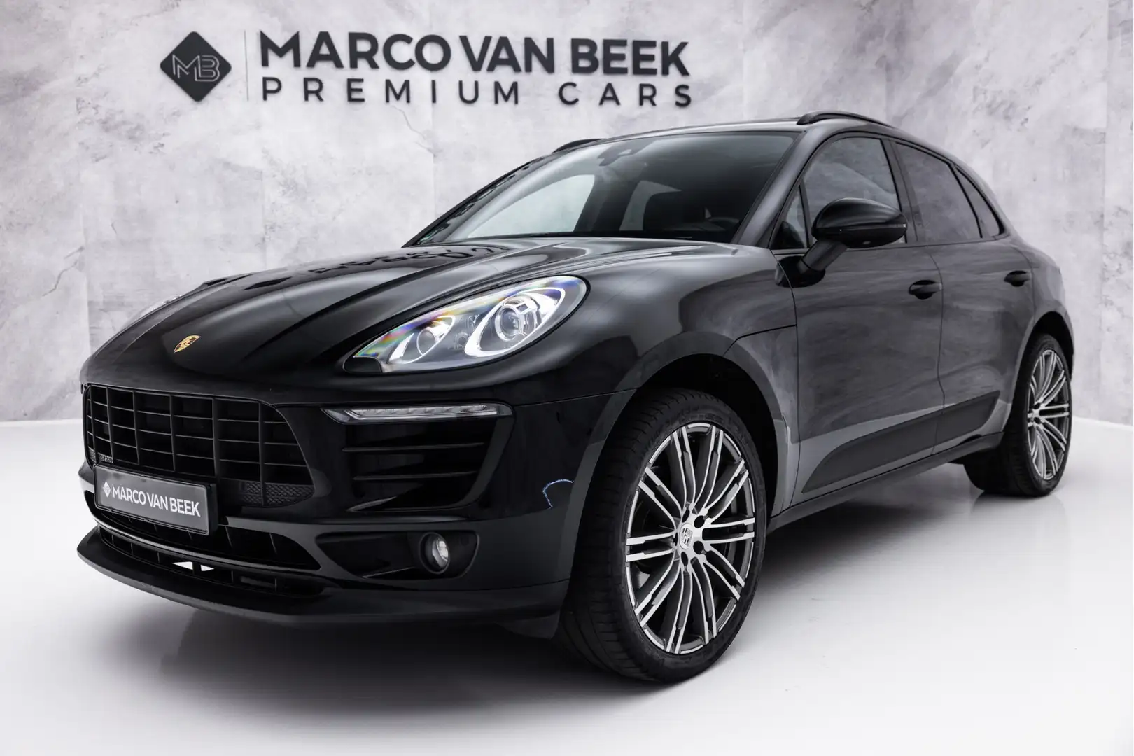 Porsche Macan 2.0 | Pano | Luchtvering | Leder | 21" | Memory Noir - 1