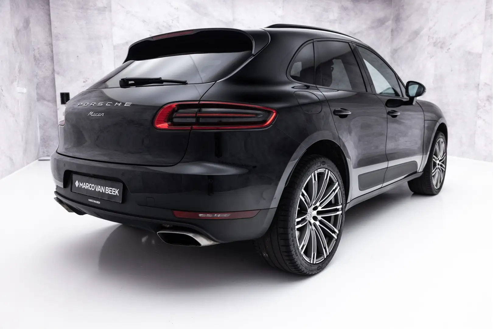 Porsche Macan 2.0 | Pano | Luchtvering | Leder | 21" | Memory Noir - 2