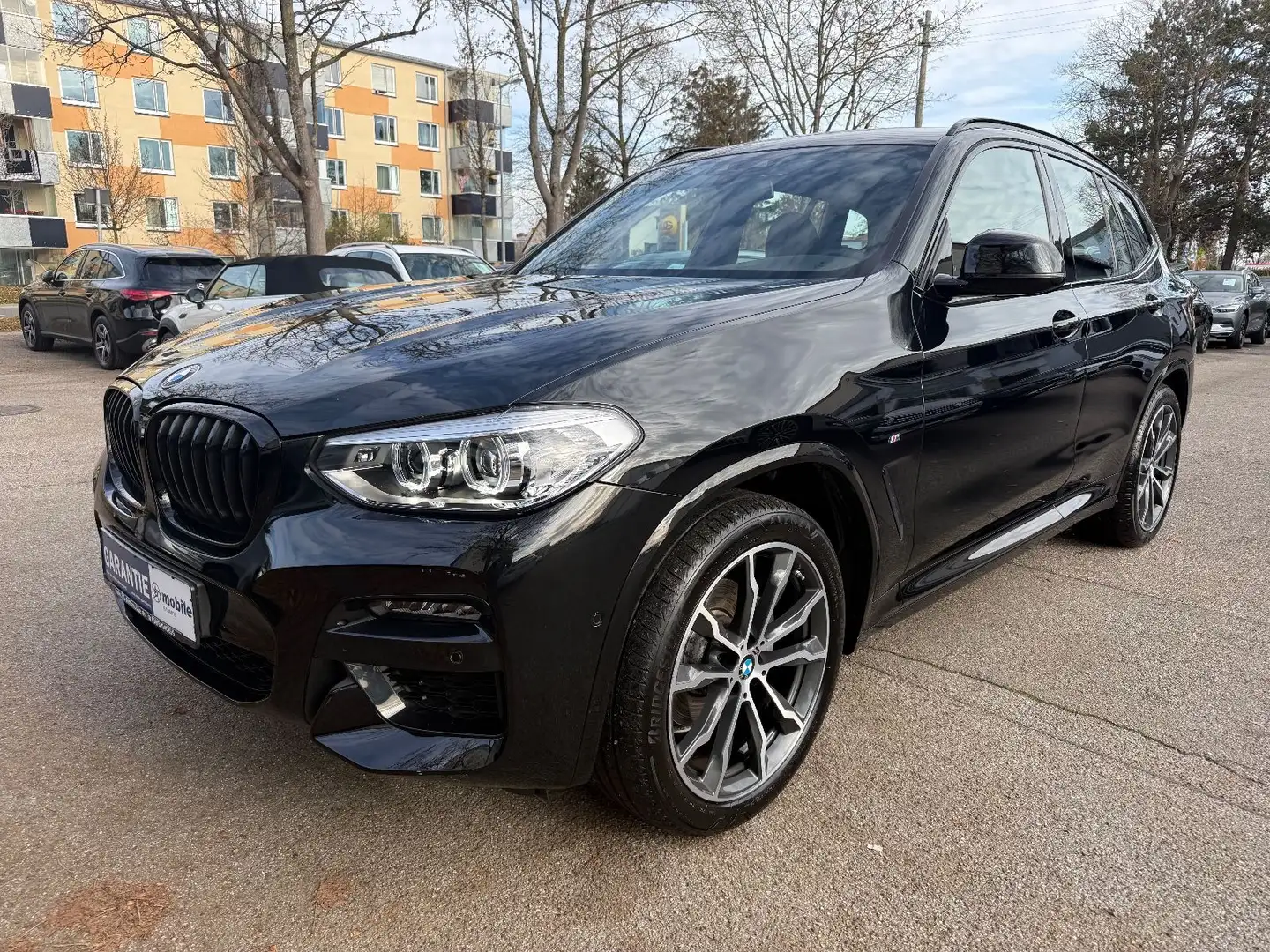 BMW X3 xDrive 20i M Sport AUT~Kam~AHK~DAB~LED~Navi Schwarz - 1