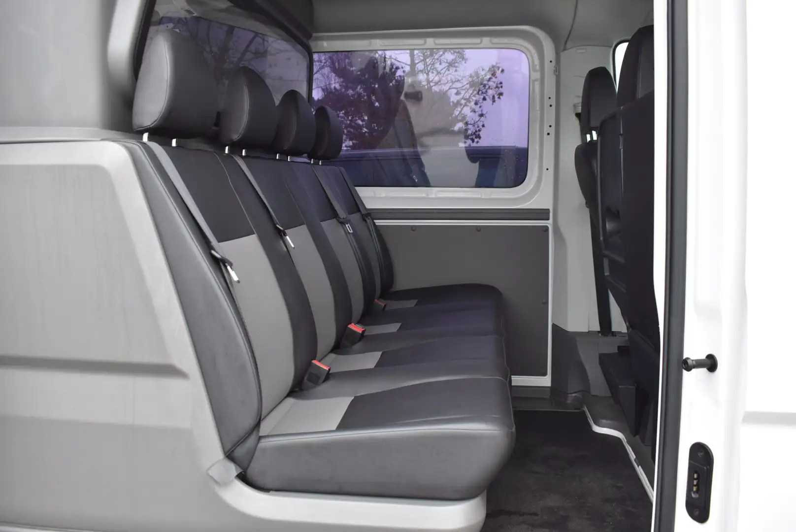 Volkswagen Crafter Plus 35 2.0TDI 7-Sitzer Standheizung Weiß - 2