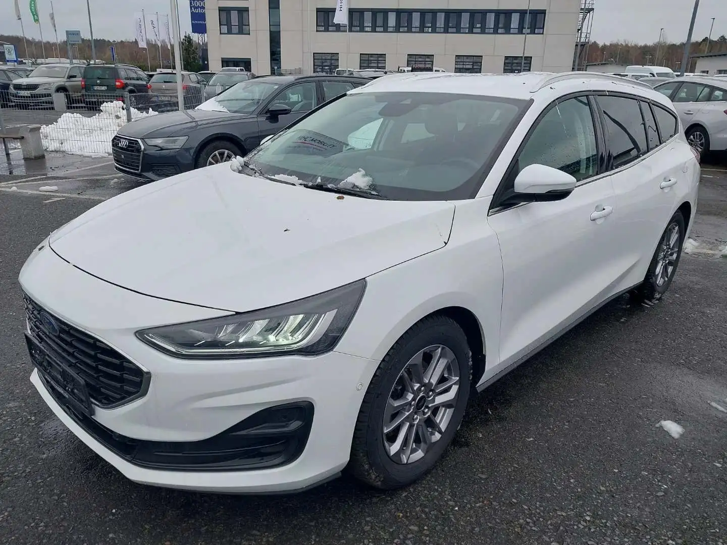 Ford Focus Turnier 1.5TDCI Titanium X AUTOMATIK*LED* Blanc - 1