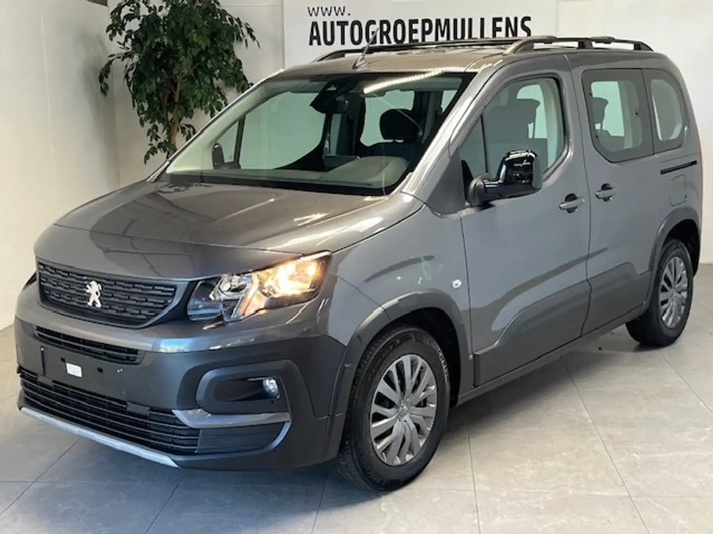 Peugeot Rifter 15 HDI MY 2023 Slechts 24967 kilometers + Navi + - 1