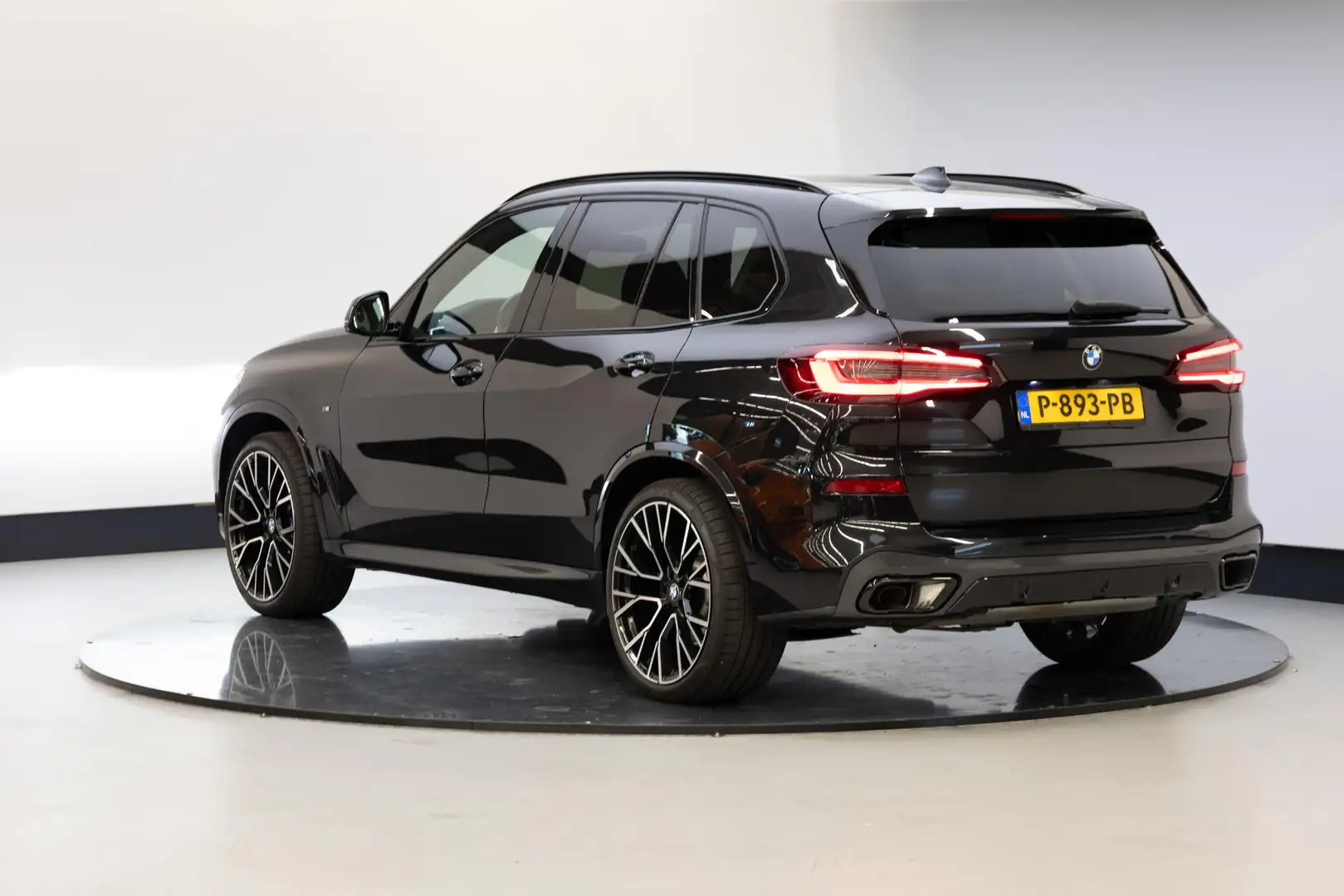 BMW X5 xDrive40i High Executive | M-Sport | 22 Inch | Pan Zwart - 2