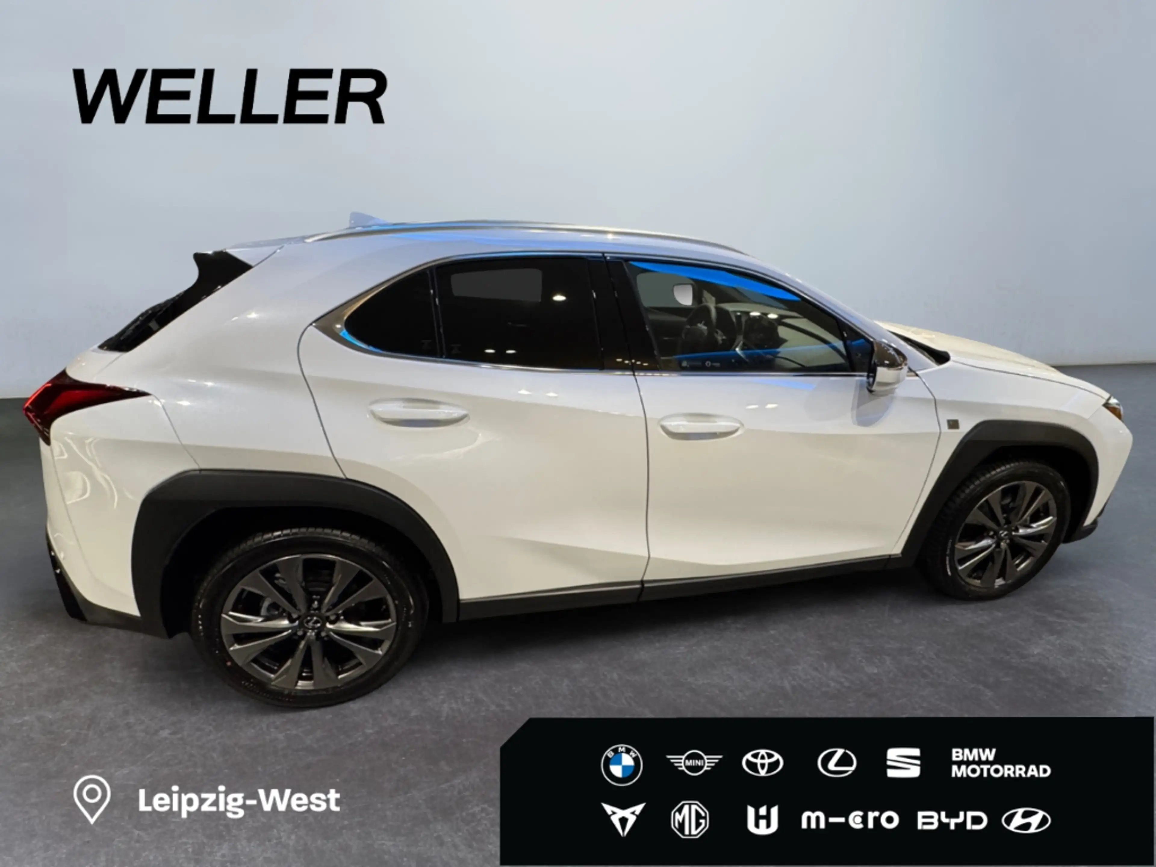 Lexus UX 300h Hybrid 5-Türer F-SPORT Design 199 PS — photo 14