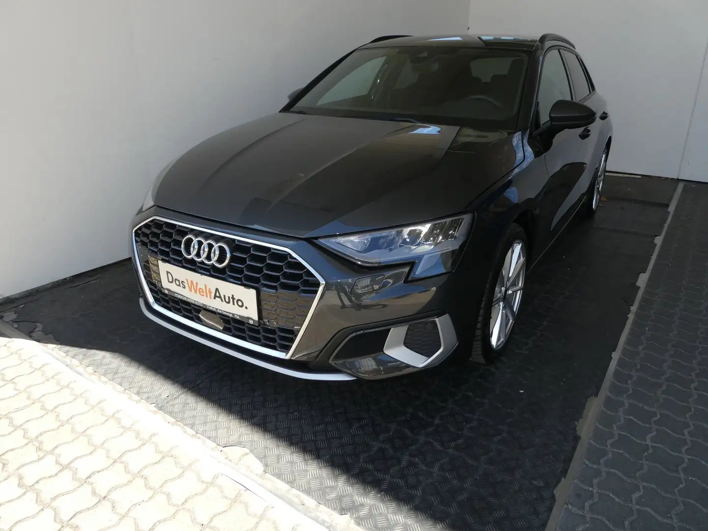 Audi A3 35 TFSI advanced ext. Grau - 1