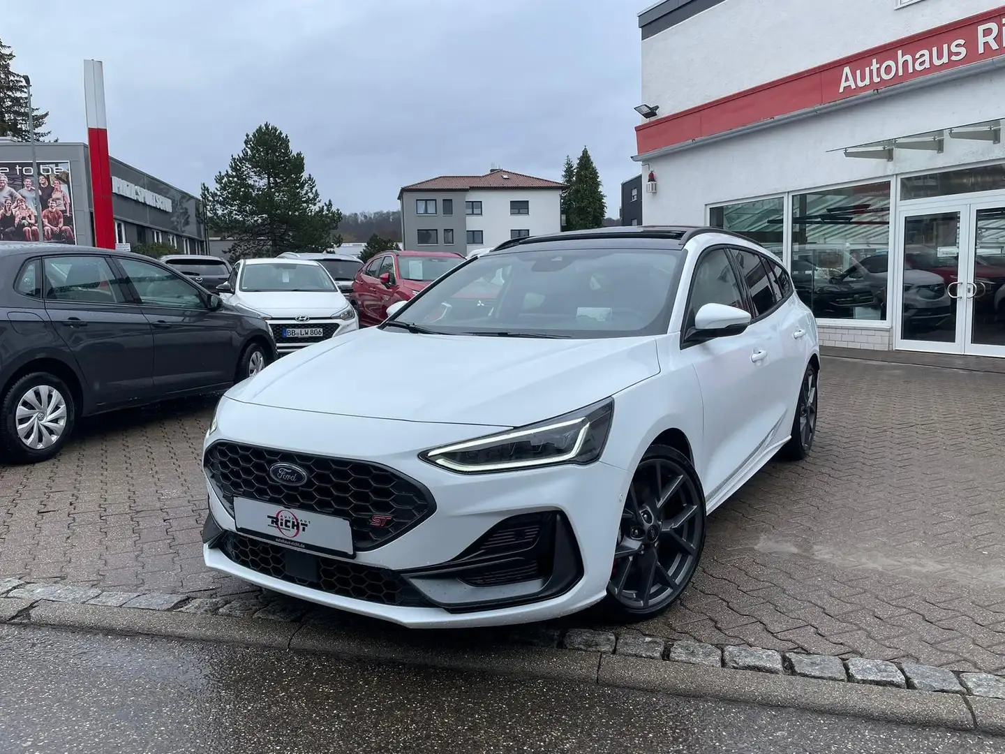 Ford Focus 2.3 ST X Kamera HUD Navi Matrix Pano Weiß - 2