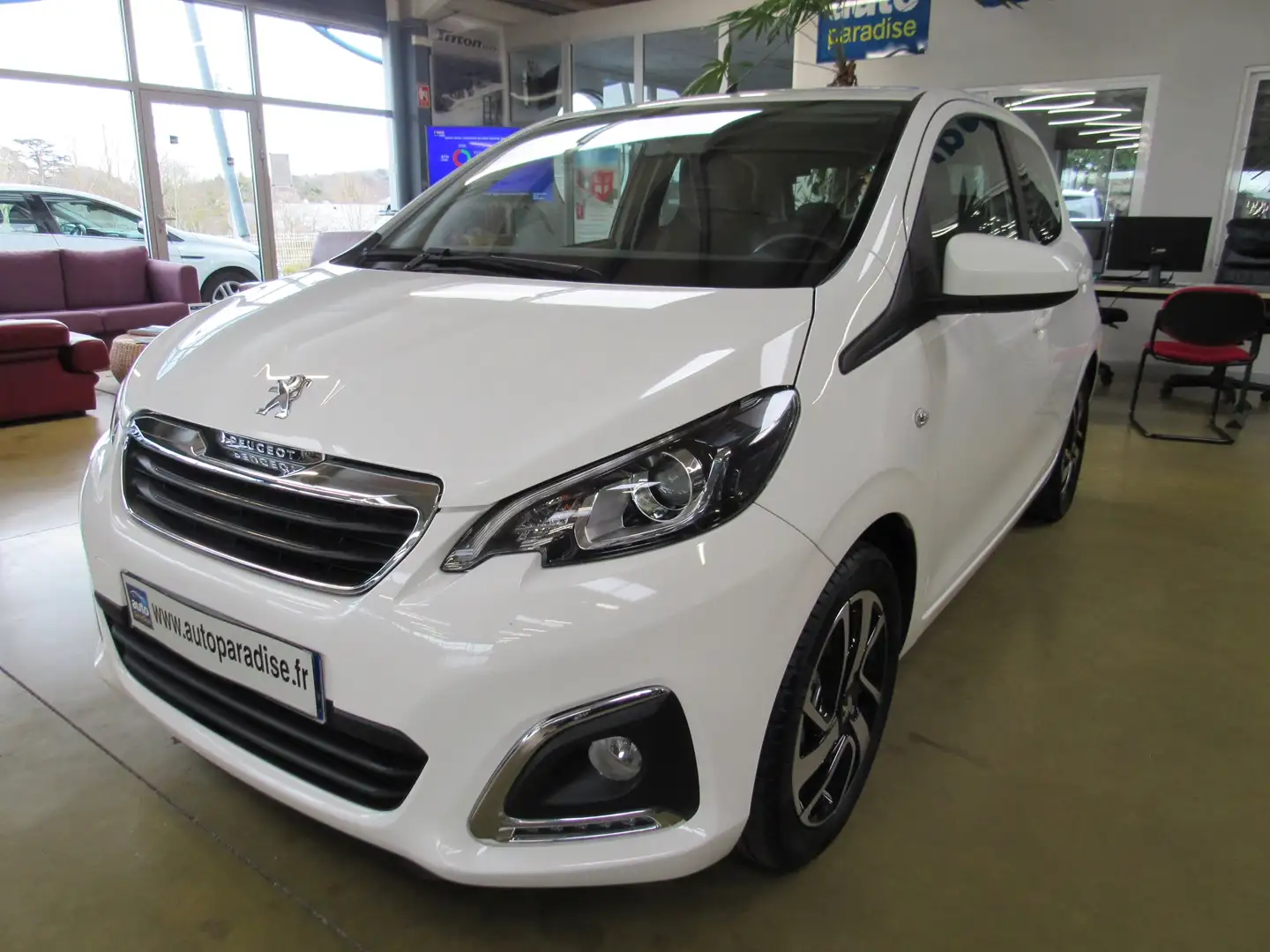 Peugeot 108 1.2 82 ALLURE Blanc - 1