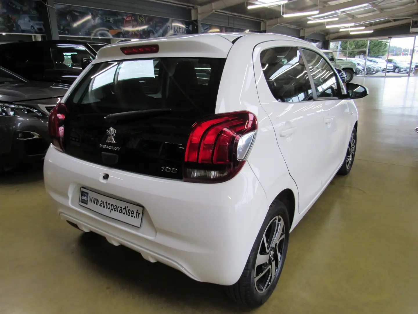 Peugeot 108 1.2 82 ALLURE Blanc - 2