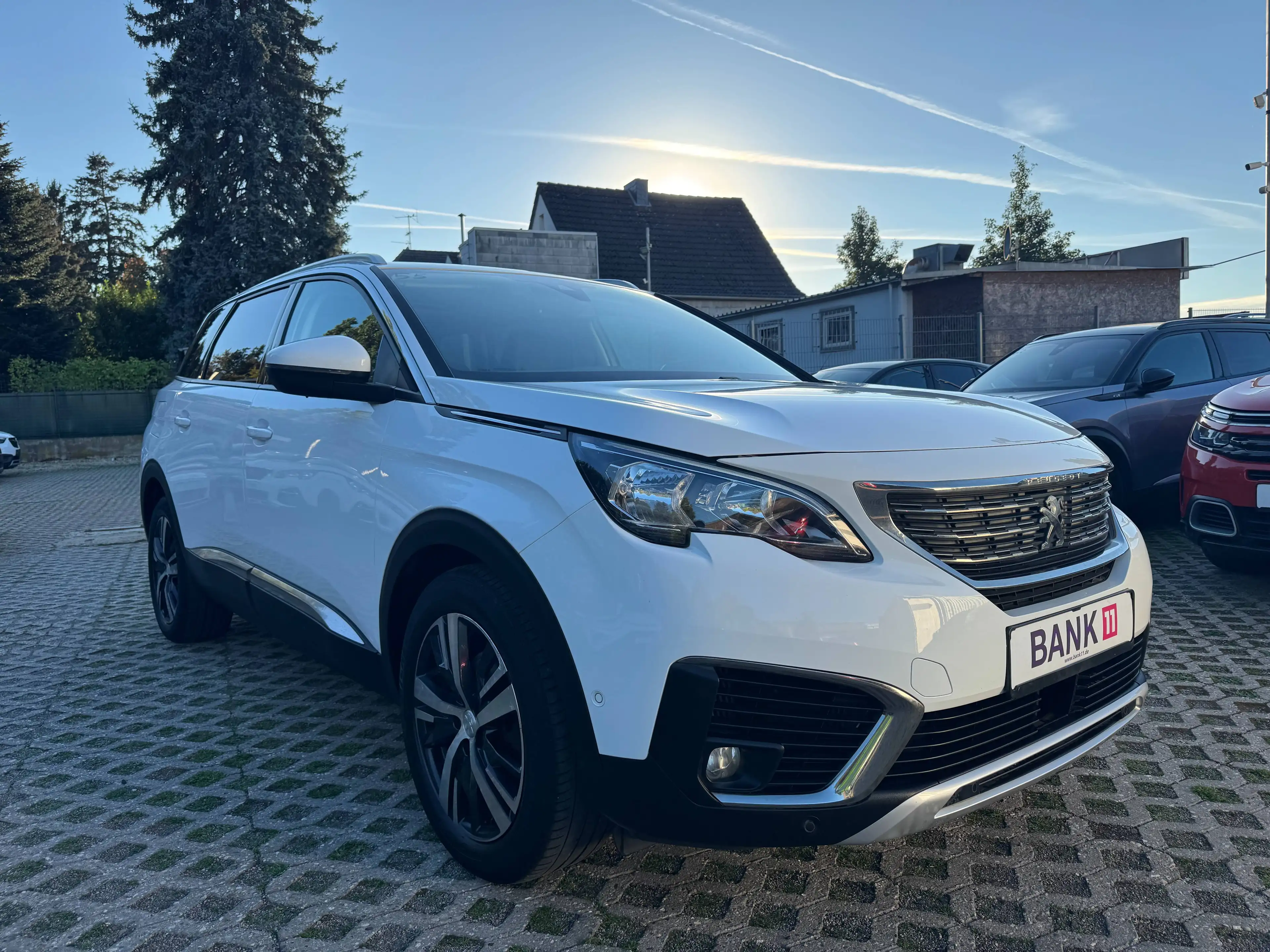 Peugeot 5008 1,2i*Allure*Panorama*Schiebedach* — photo 3