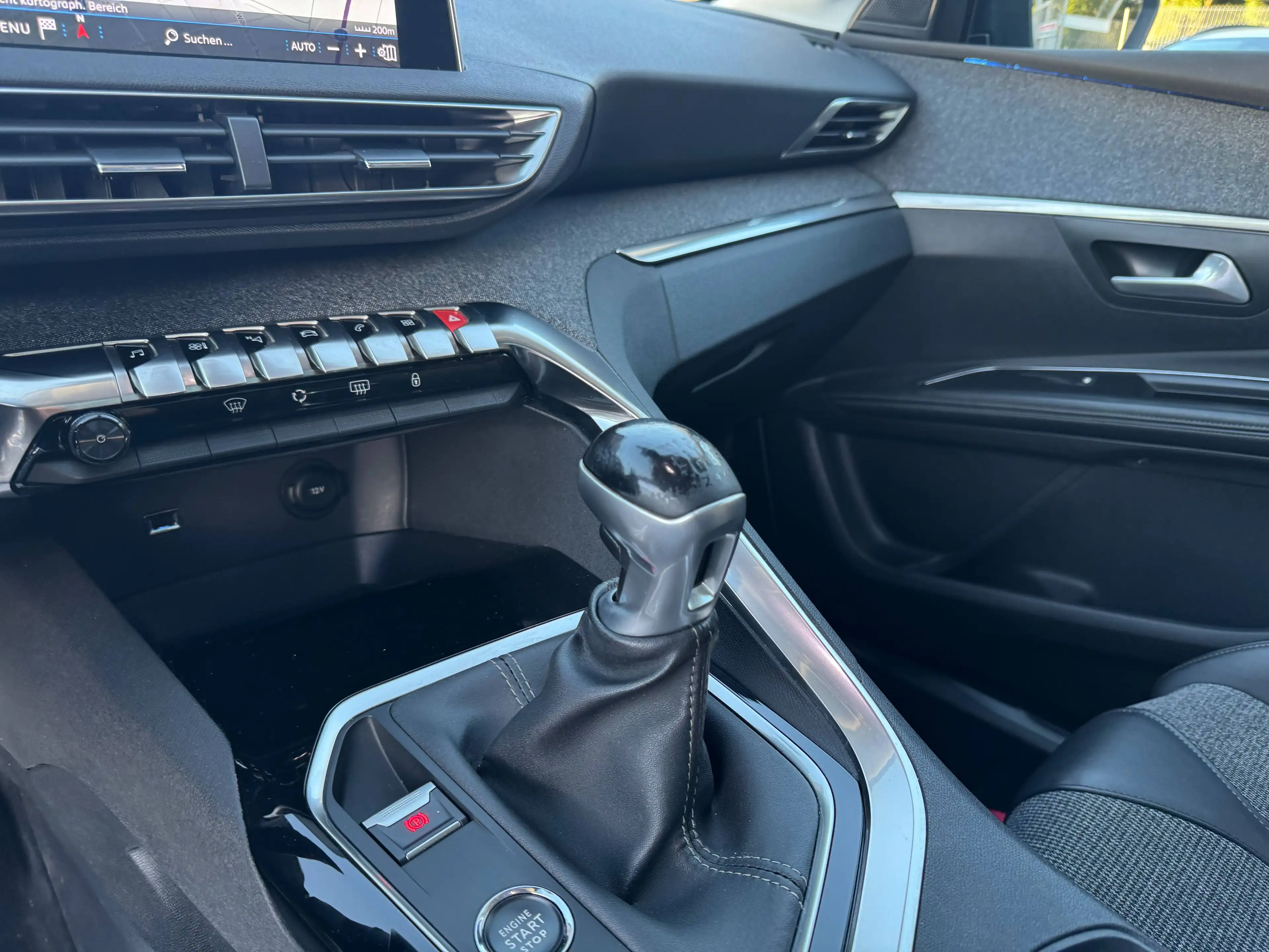Peugeot 5008 1,2i*Allure*Panorama*Schiebedach* — photo 11