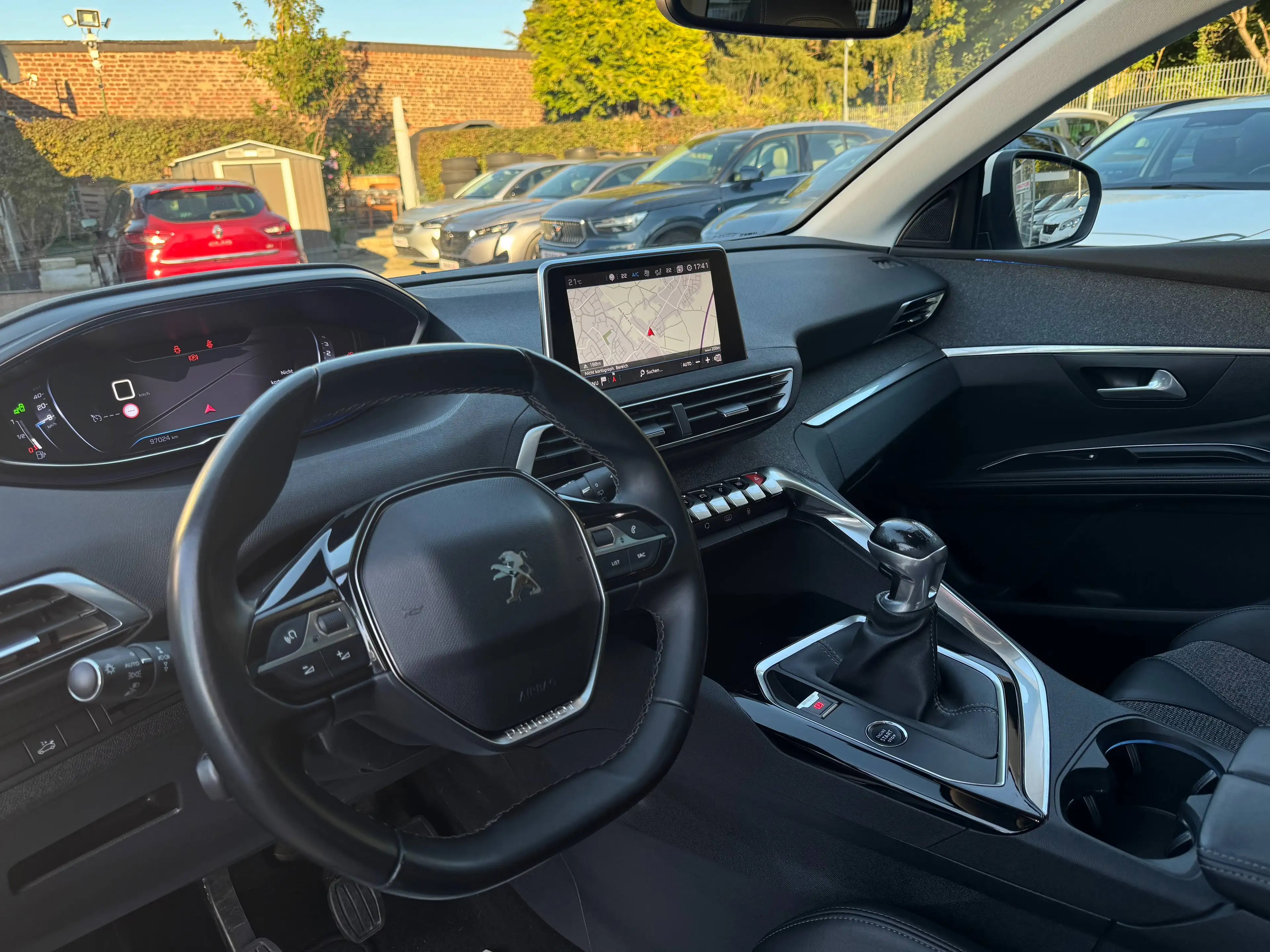 Peugeot 5008 1,2i*Allure*Panorama*Schiebedach* — photo 7