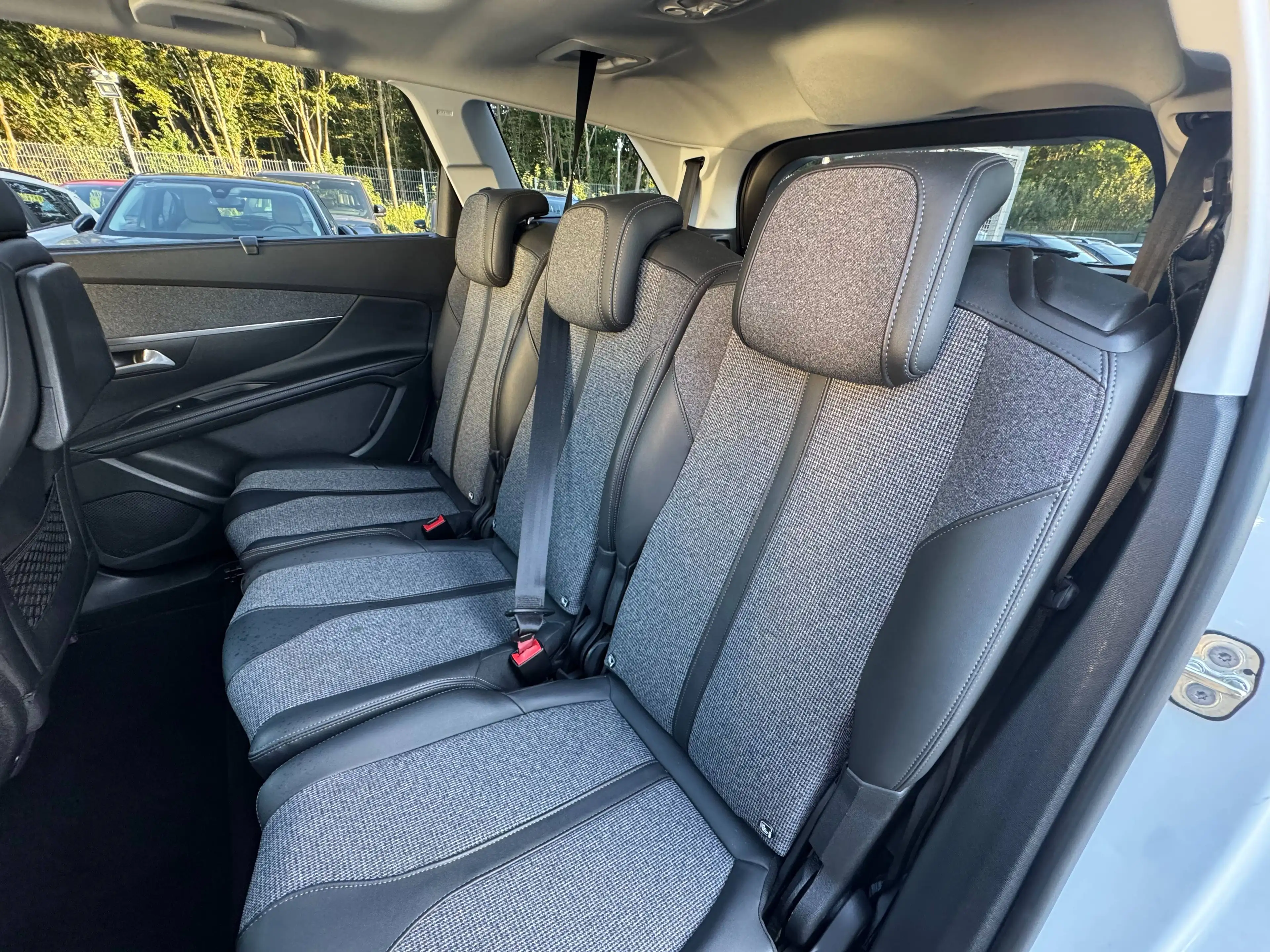 Peugeot 5008 1,2i*Allure*Panorama*Schiebedach* — photo 14