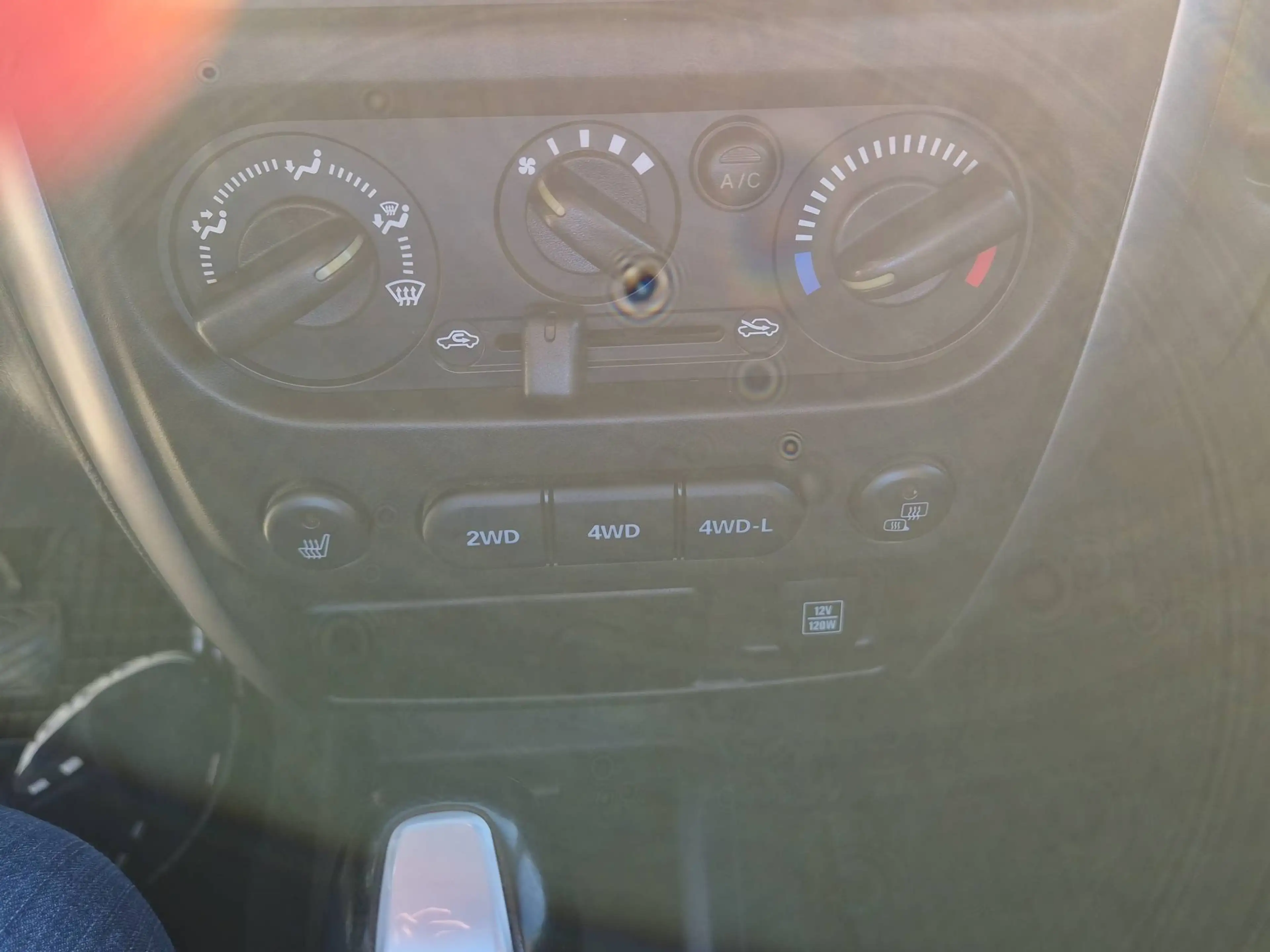 Suzuki Jimny Special, Automatik, Neue Reifen AHV usw...!! — photo 13