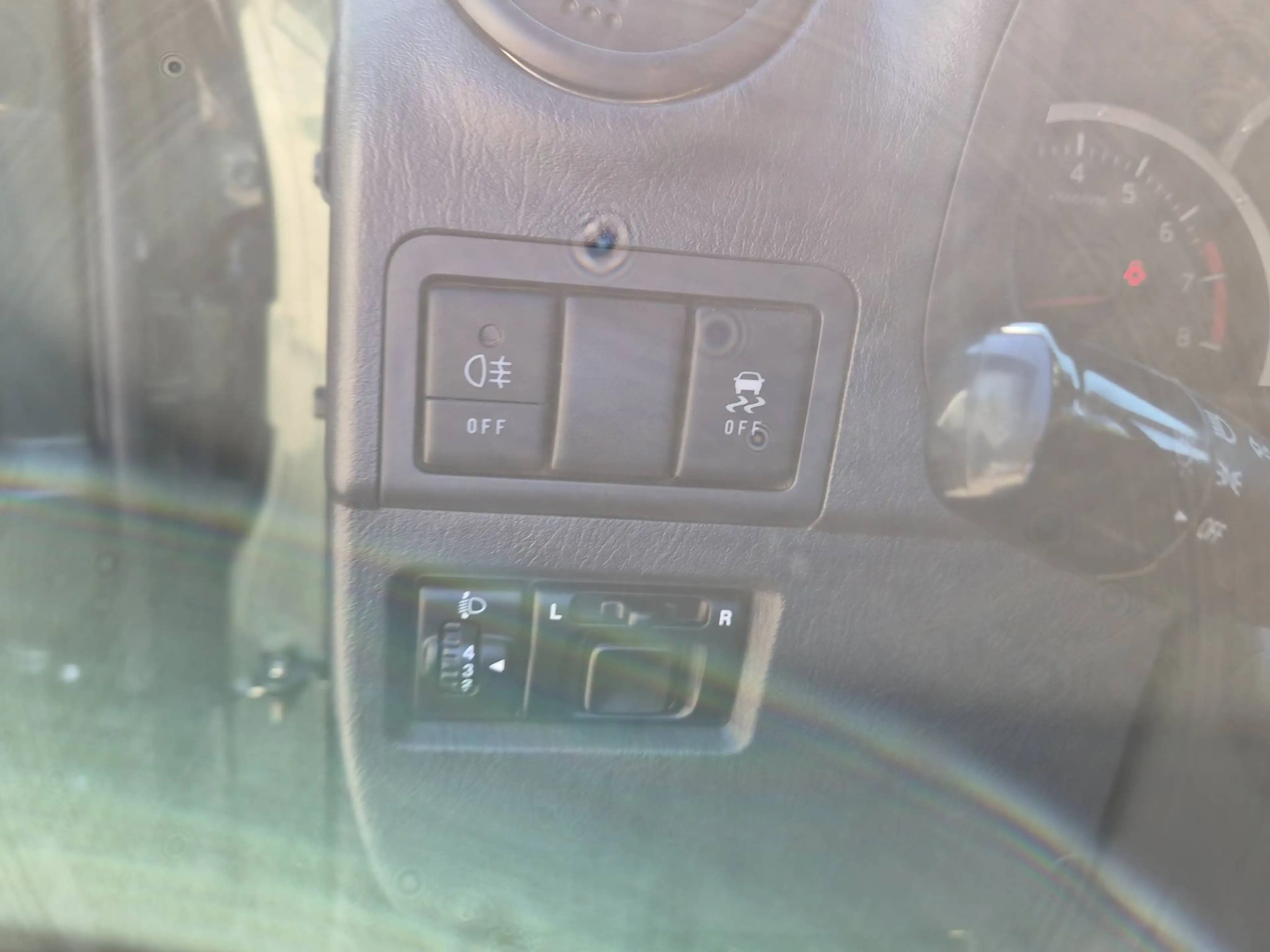 Suzuki Jimny Special, Automatik, Neue Reifen AHV usw...!! — photo 15