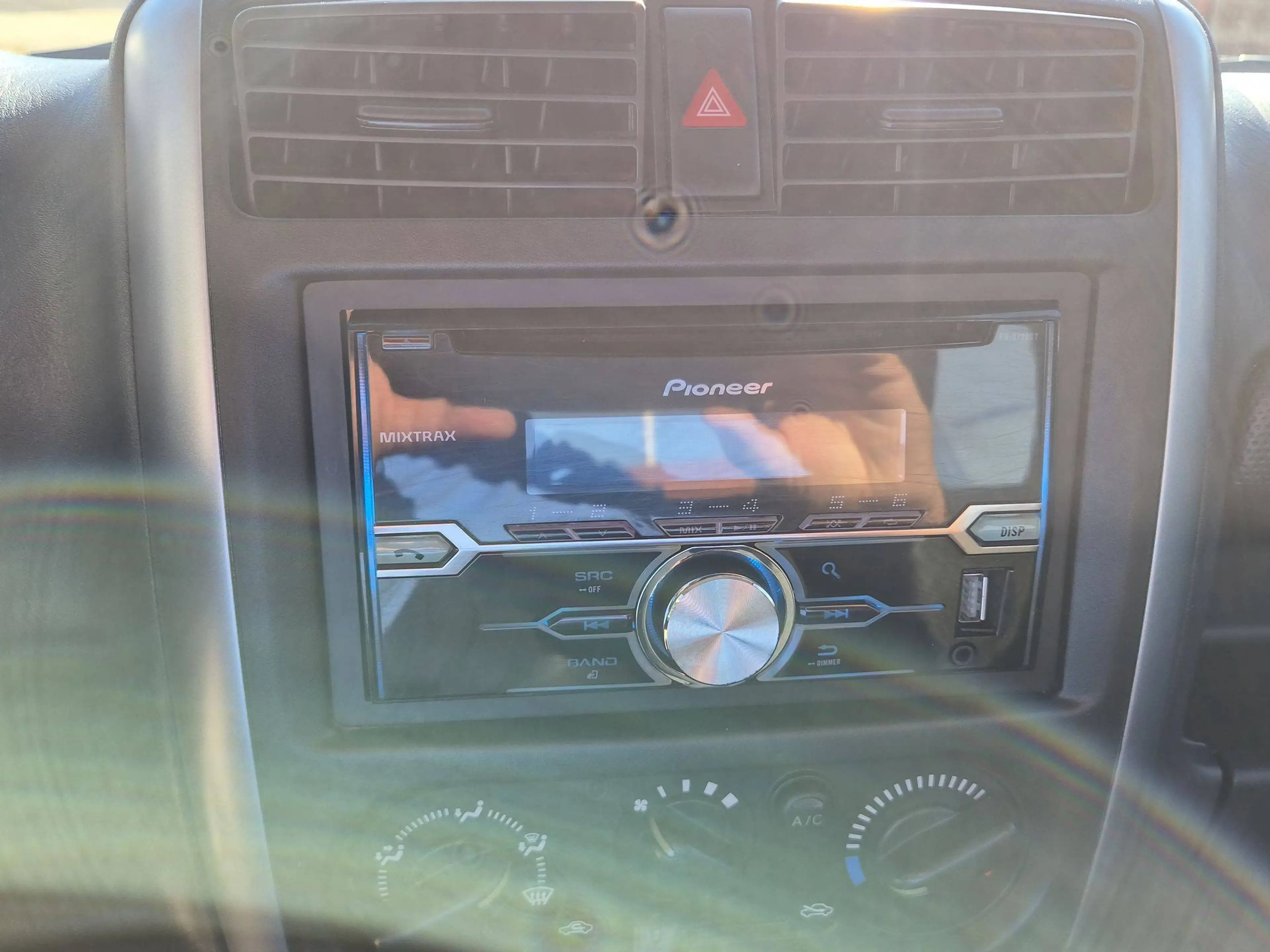 Suzuki Jimny Special, Automatik, Neue Reifen AHV usw...!! — photo 12