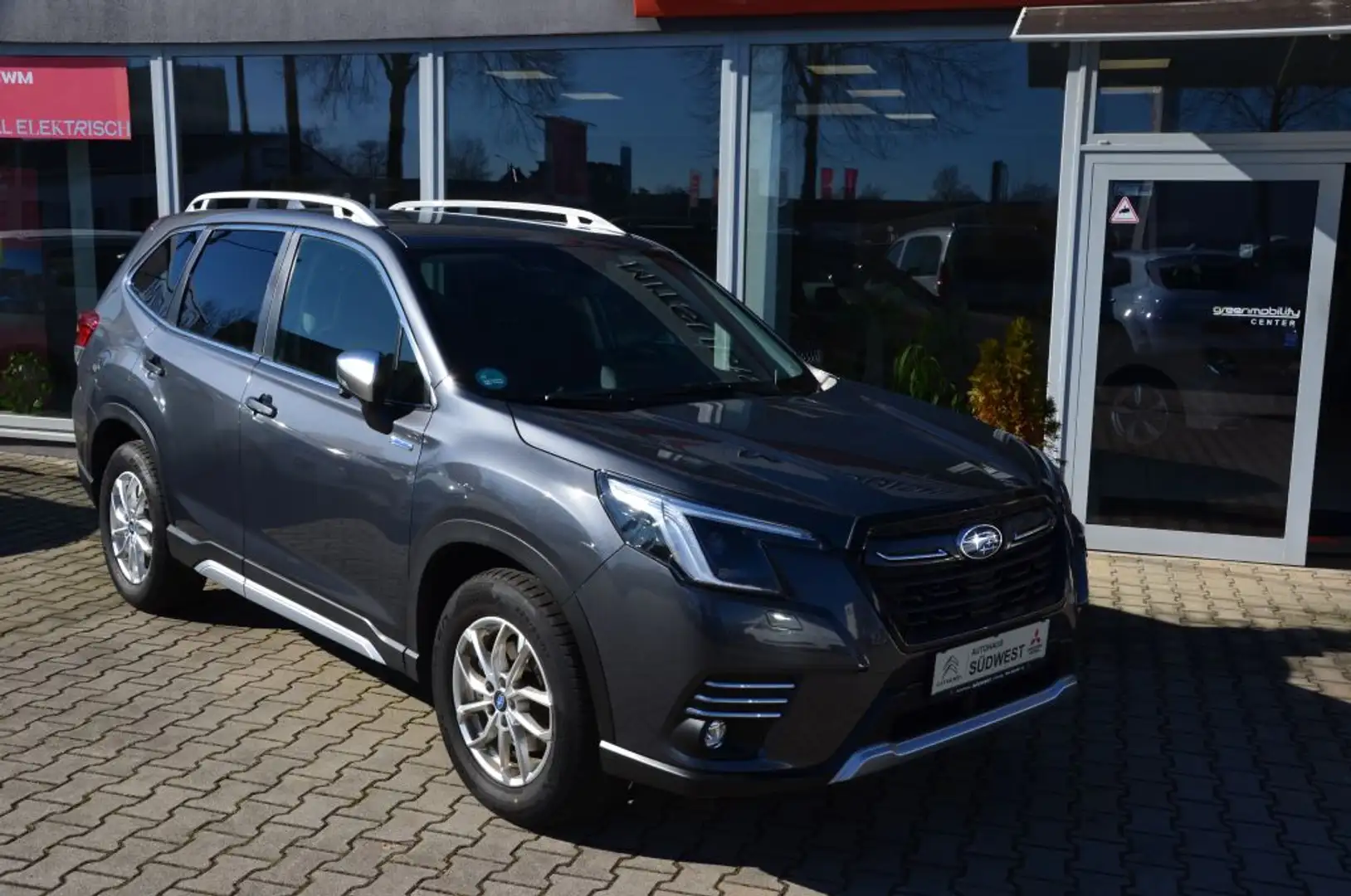 Subaru Forester 2.0ie Lineartronic Comfort Grau - 1