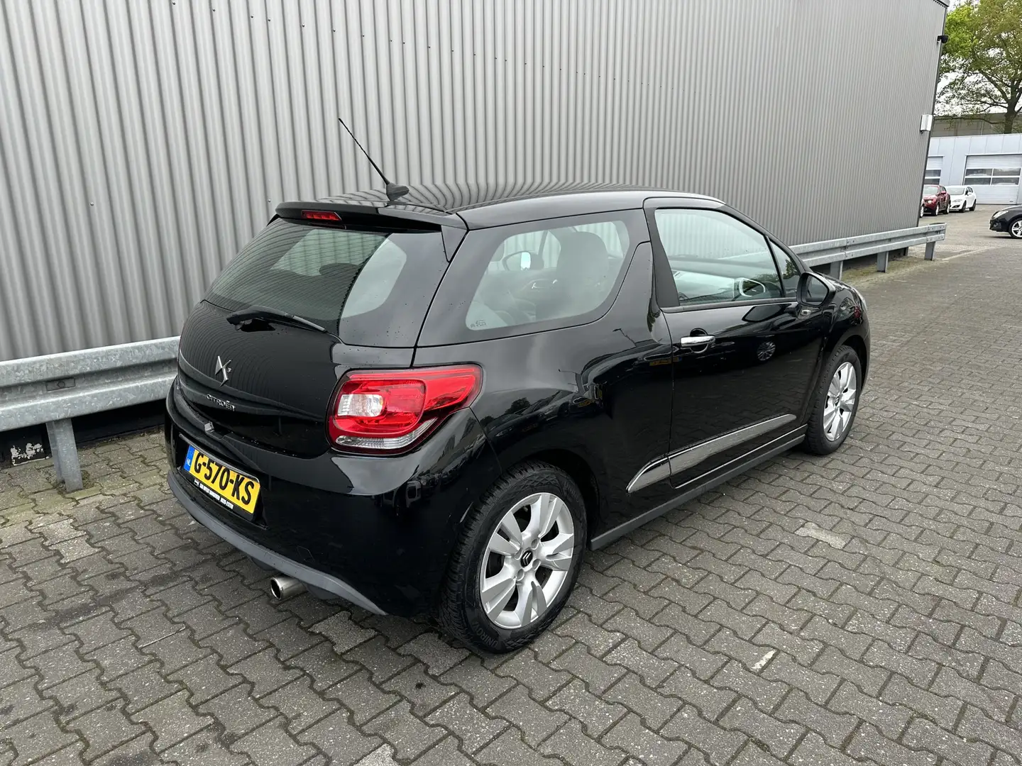 Citroen DS3 1.2 PureTech So Chic 133Dkm, A/C, CC, LM, nw. APK Negro - 2