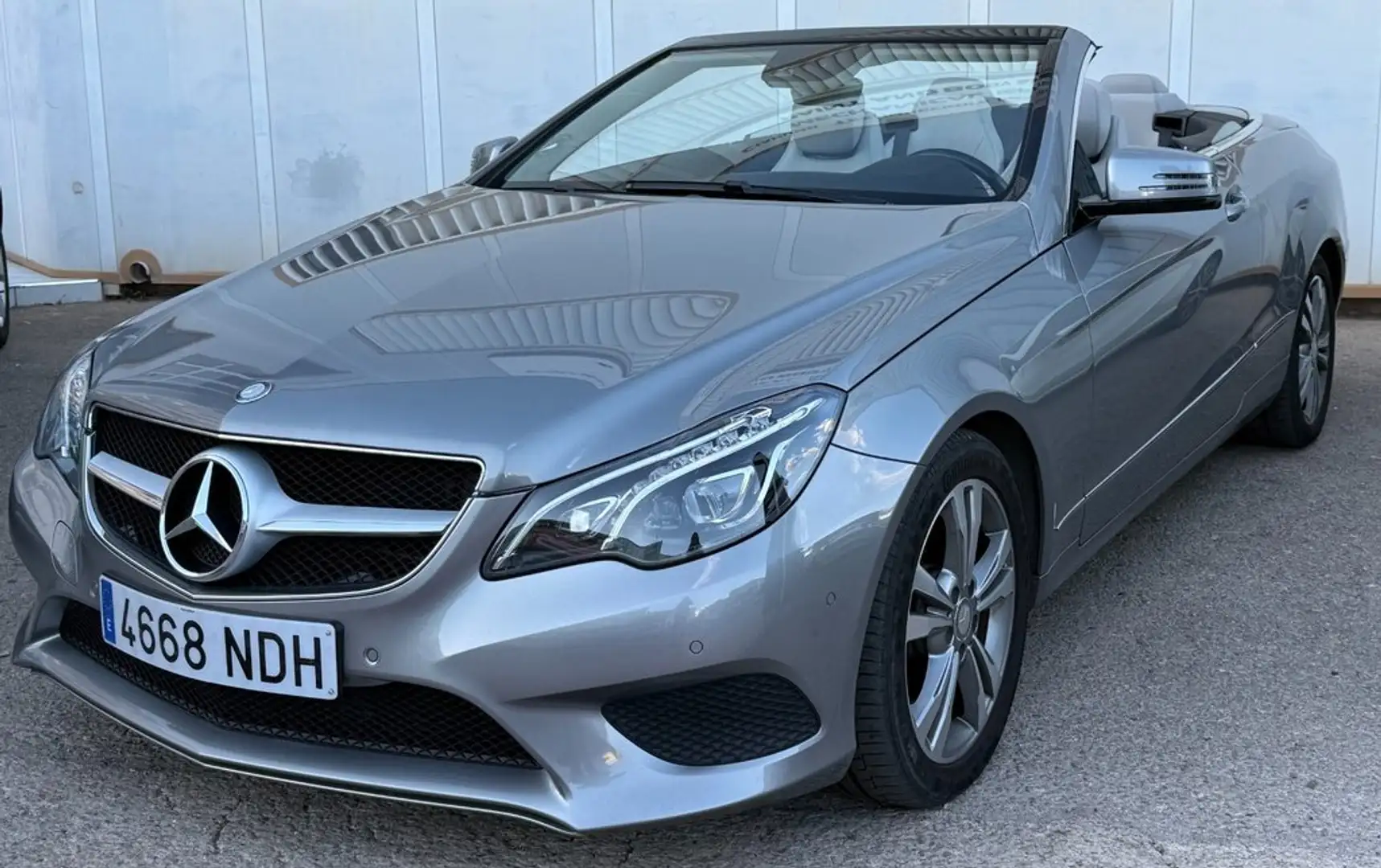 Mercedes-Benz E 350 Cabrio BlueTEC Gris - 1