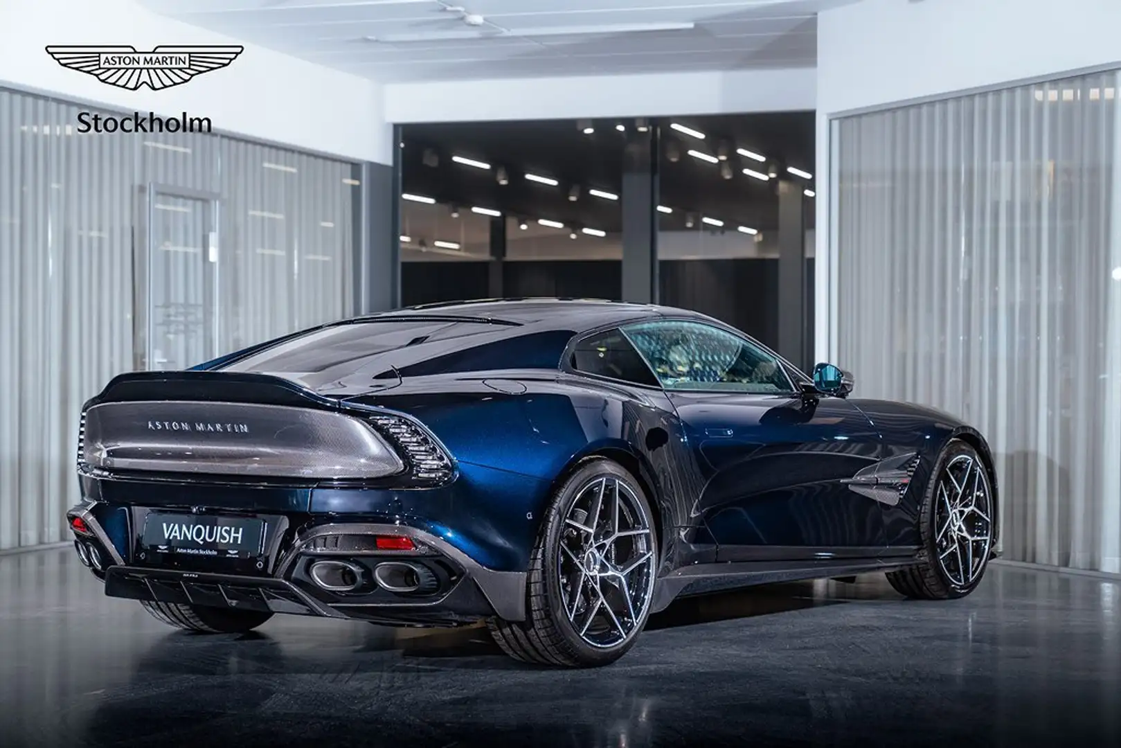 Aston Martin Vanquish 5.2 V12 835 ch - Carbon Pack - Jewellery Pack Blau - 2