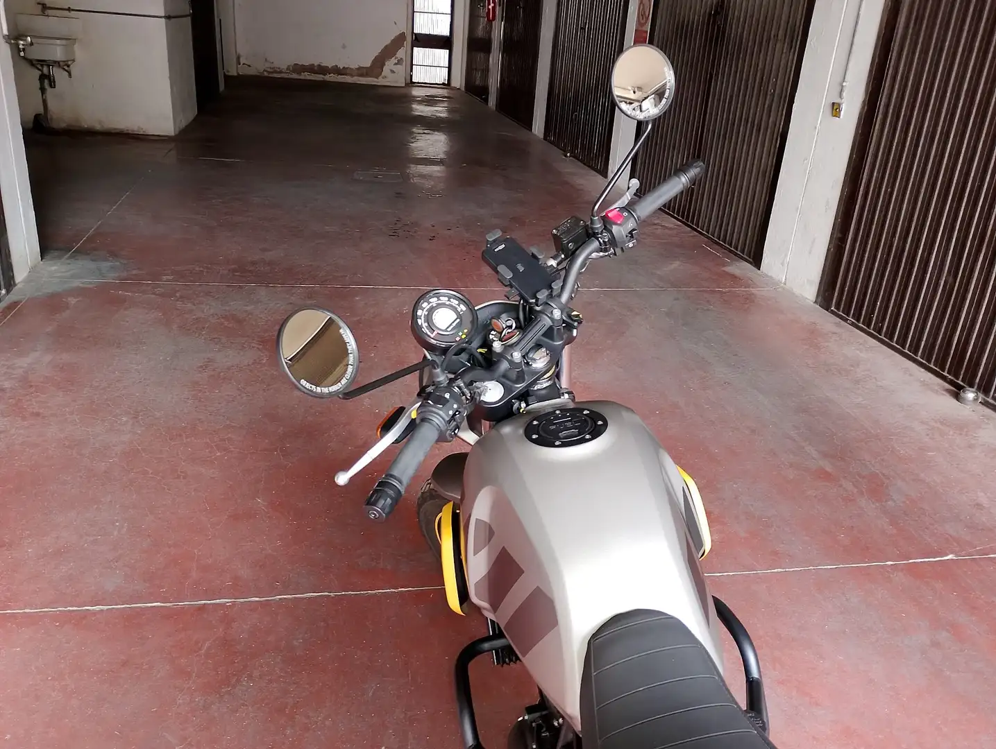 Royal Enfield Scram 411 Grigio - 2