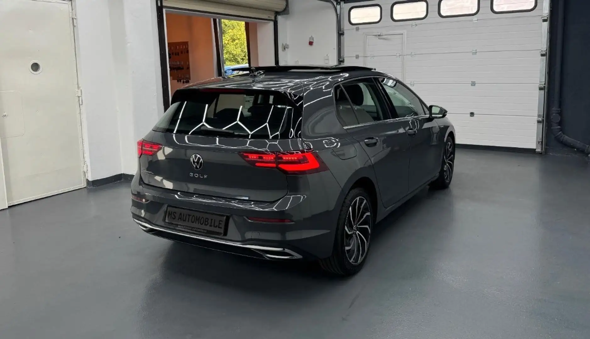 Volkswagen Golf 1.5 tsi evo Style 150cv TETTO MATRIX - 2