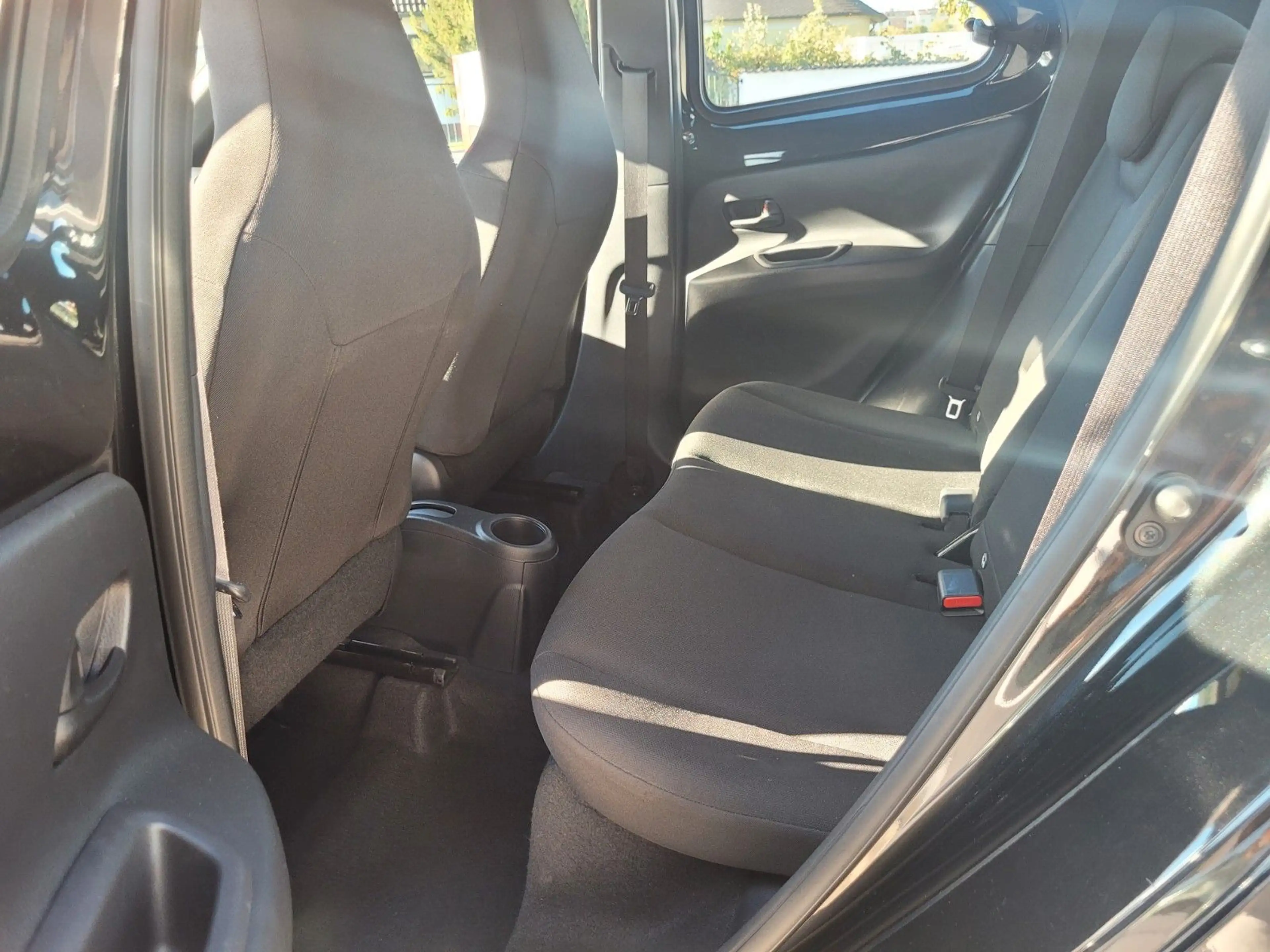 Toyota Aygo X Comfort 1.0l Automatik*Kamera,Klima,ACC* — photo 13