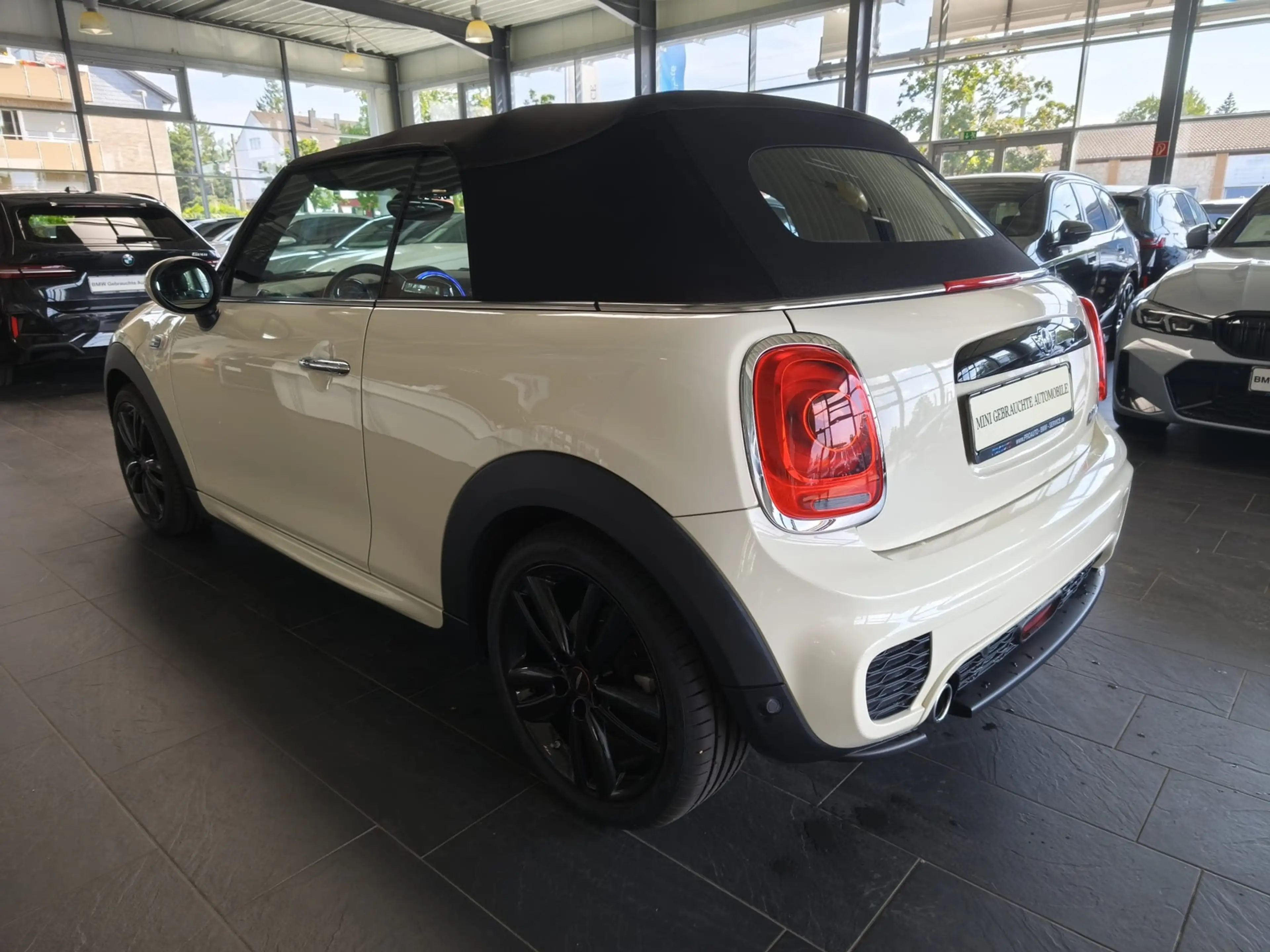 MINI Cooper Cabrio Cooper Cabrio JCW/NaviProf/LEDER/17Alu — photo 5