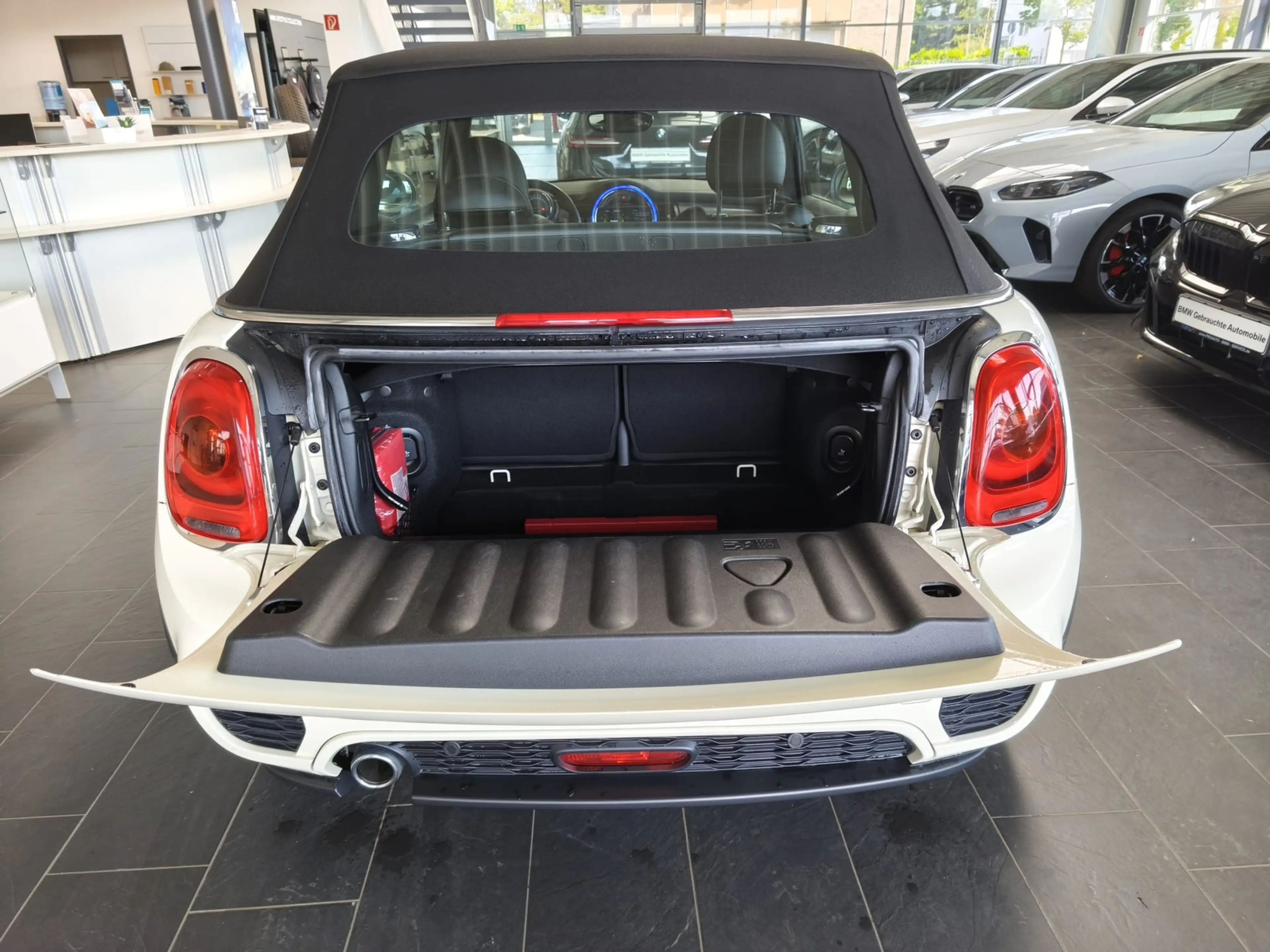MINI Cooper Cabrio Cooper Cabrio JCW/NaviProf/LEDER/17Alu — photo 7