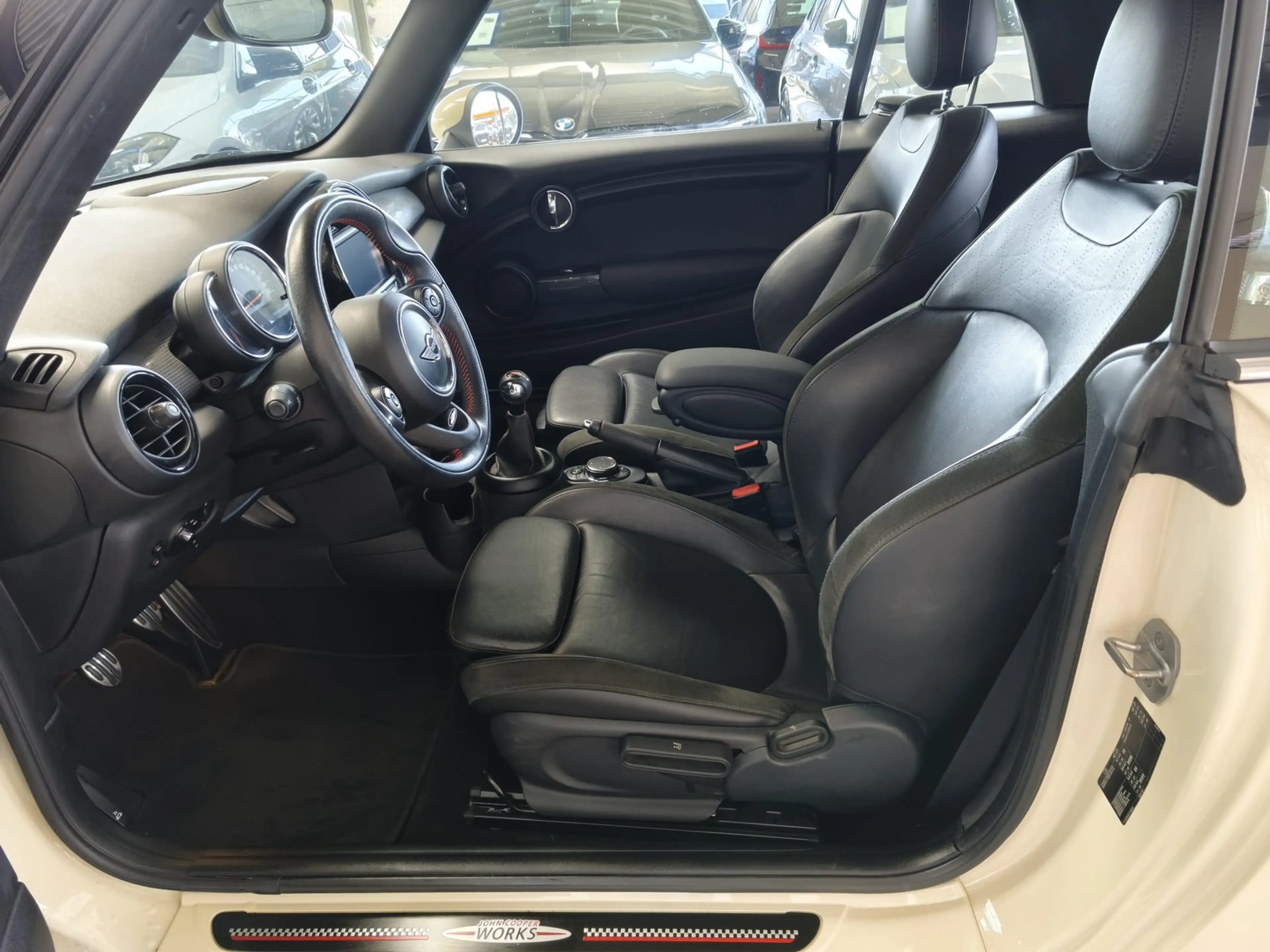 MINI Cooper Cabrio Cooper Cabrio JCW/NaviProf/LEDER/17Alu — photo 9