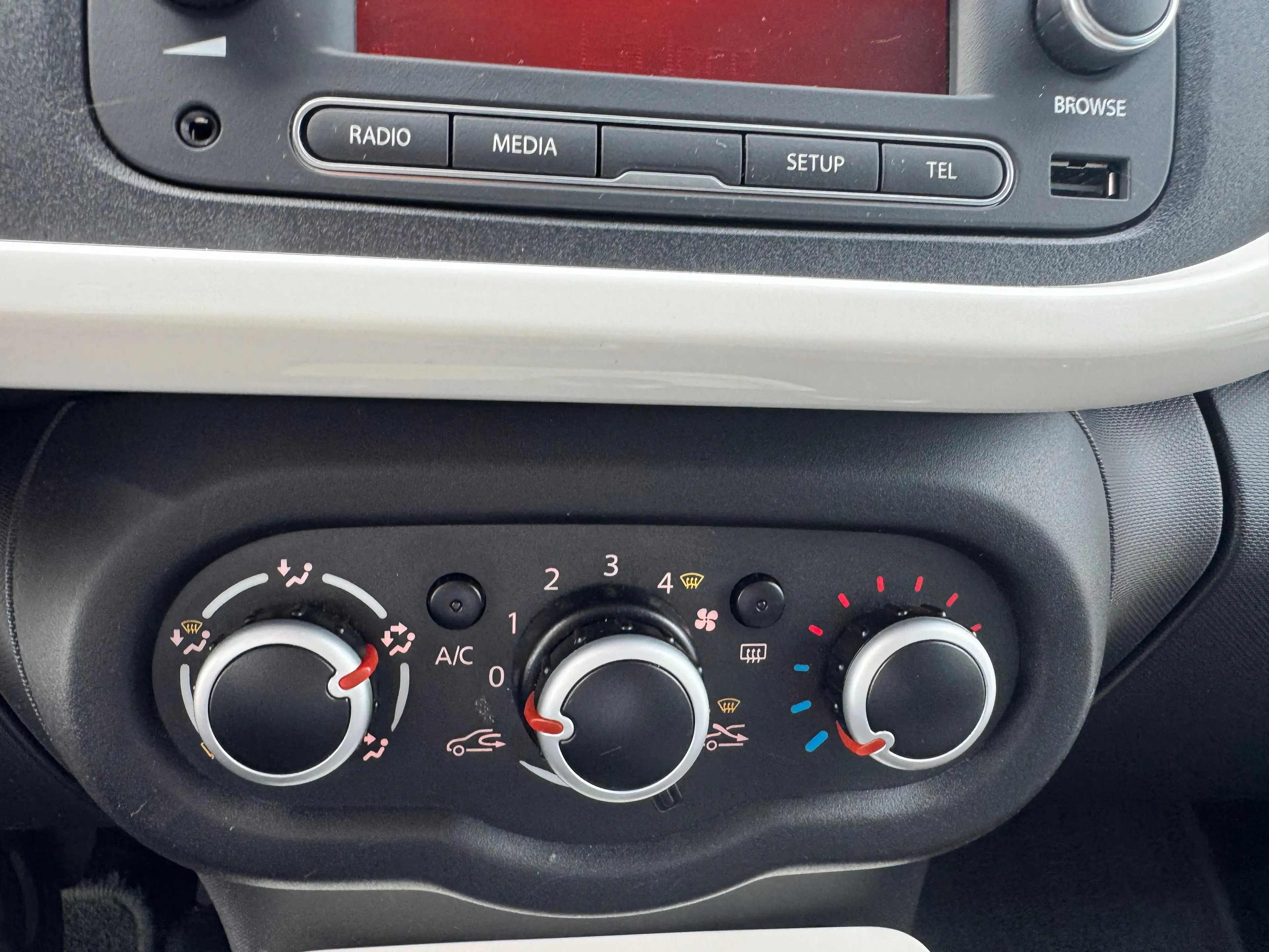 Renault Twingo Twingo 0.9 TCe**ENERGY INTENS**CLIM**JANTES**TOP AUTO — photo 11