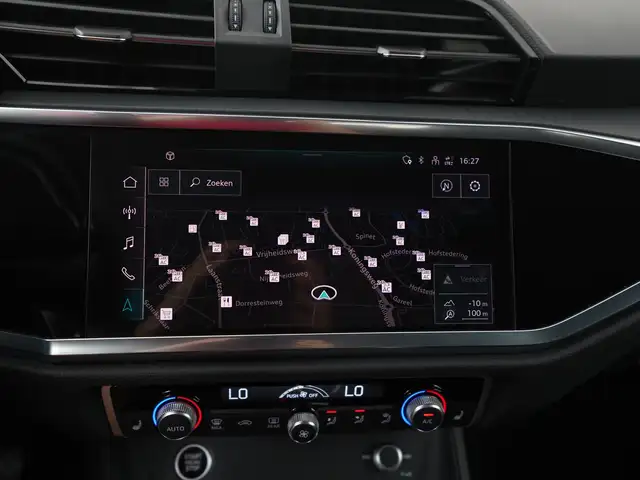 Audi Q3 view 13