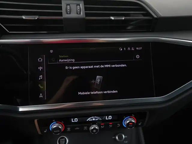 Audi Q3 view 14