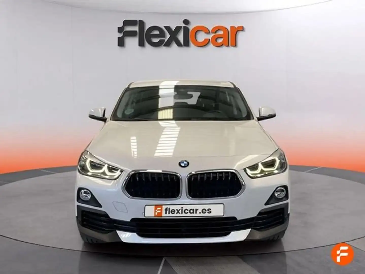 BMW X2 sDrive 18d Blanc - 2